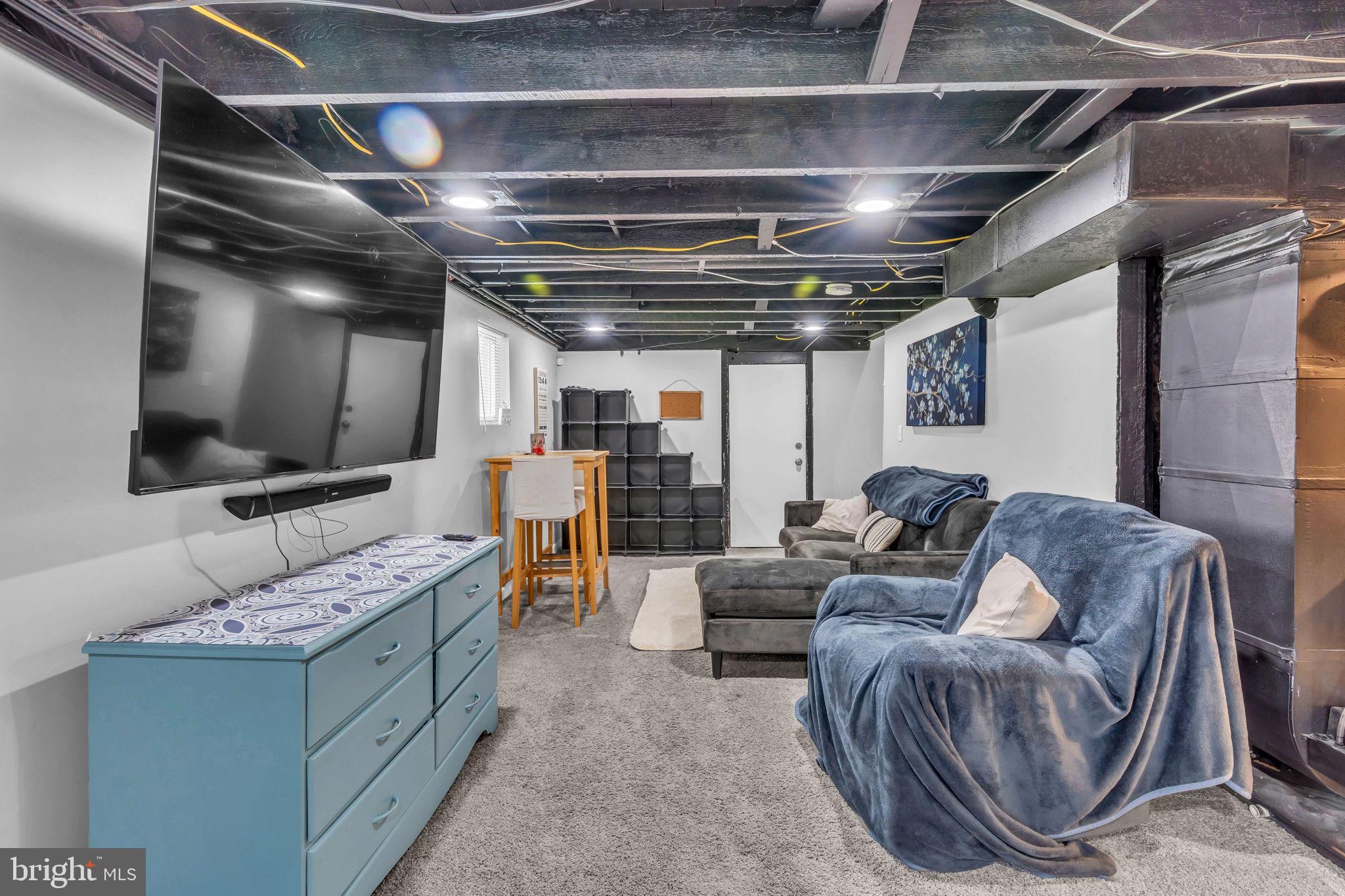 LAURAVILLE HISTORIC DISTRICT - Residential