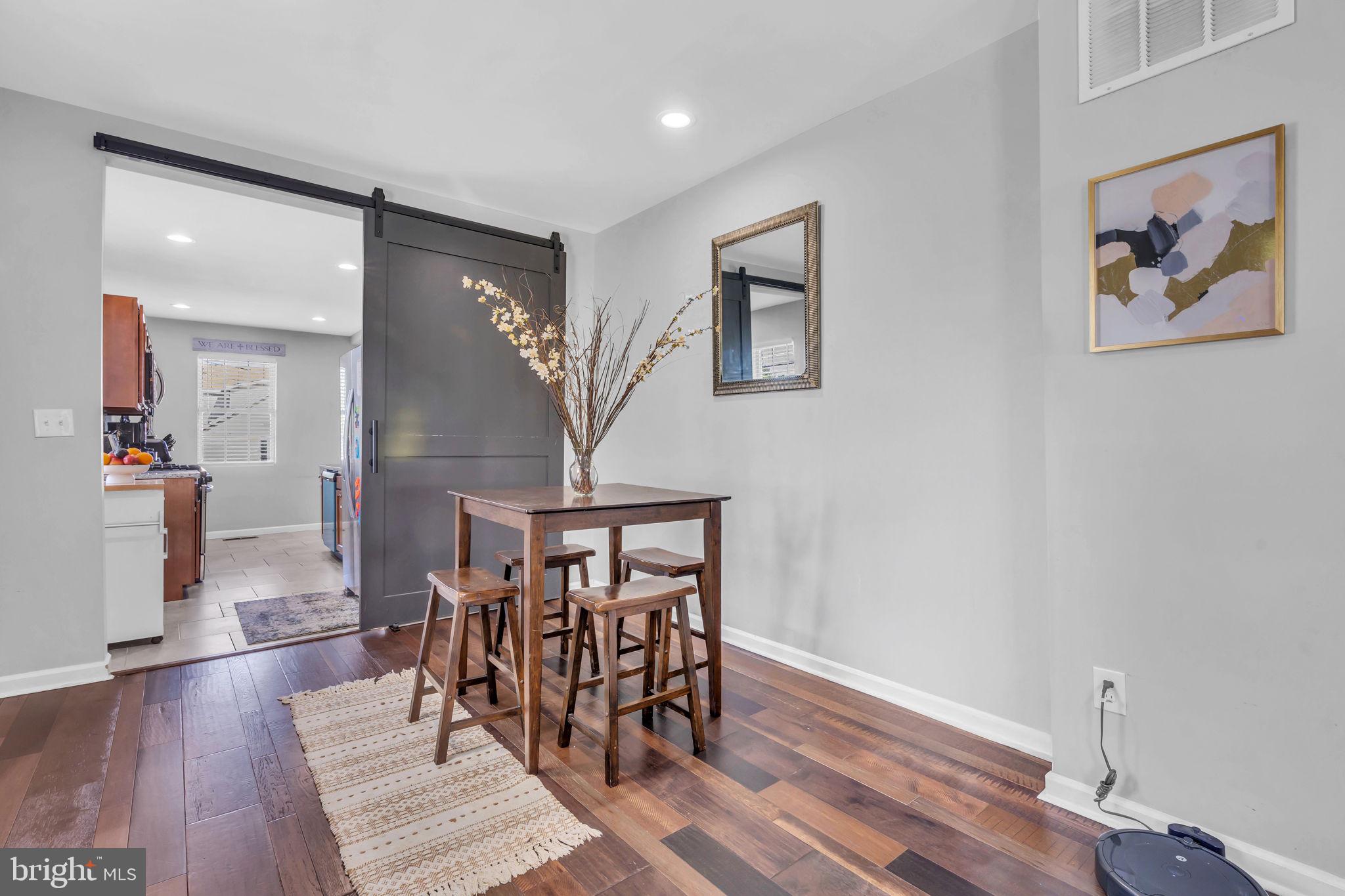 LAURAVILLE HISTORIC DISTRICT - Residential