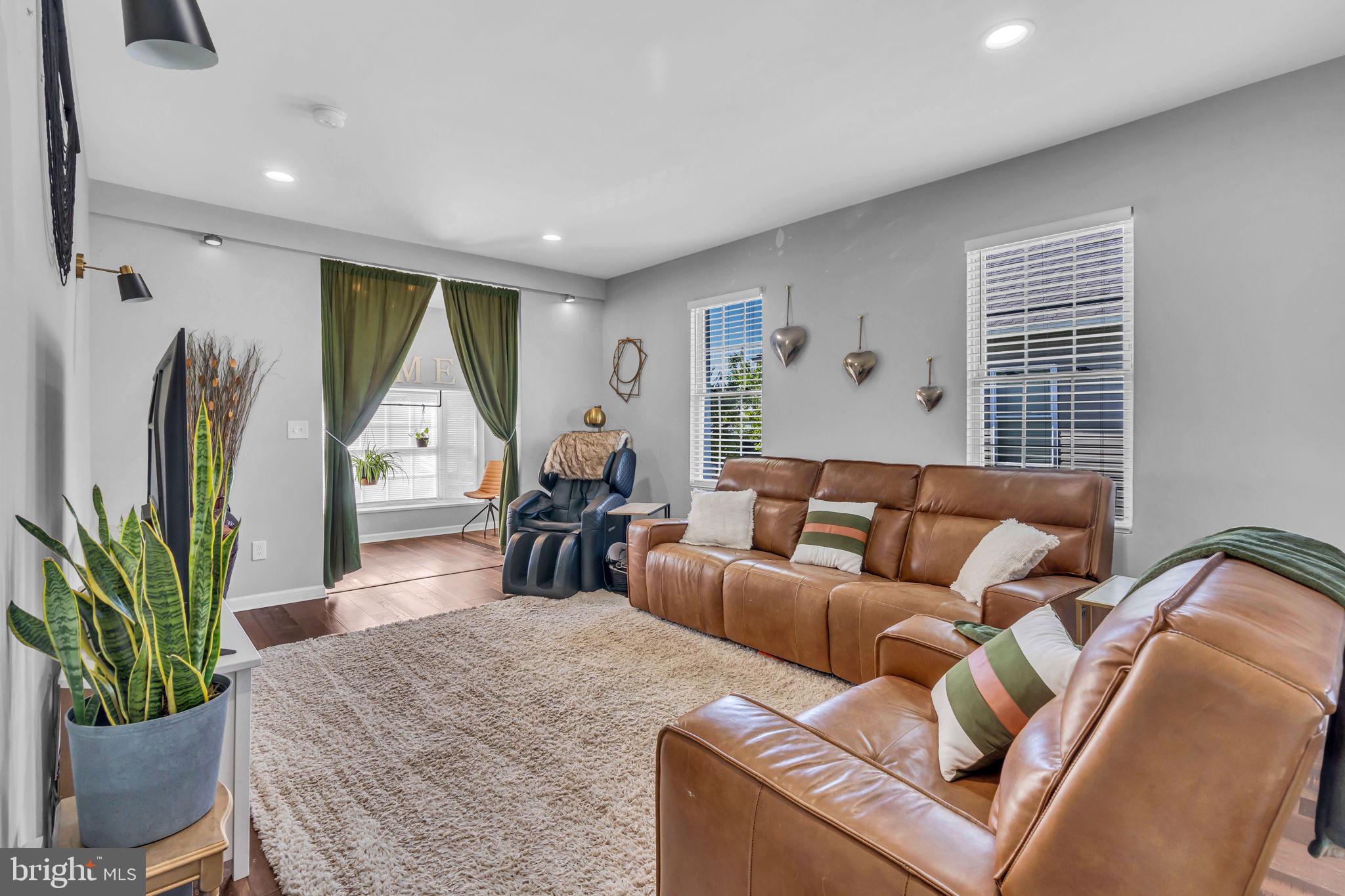 LAURAVILLE HISTORIC DISTRICT - Residential