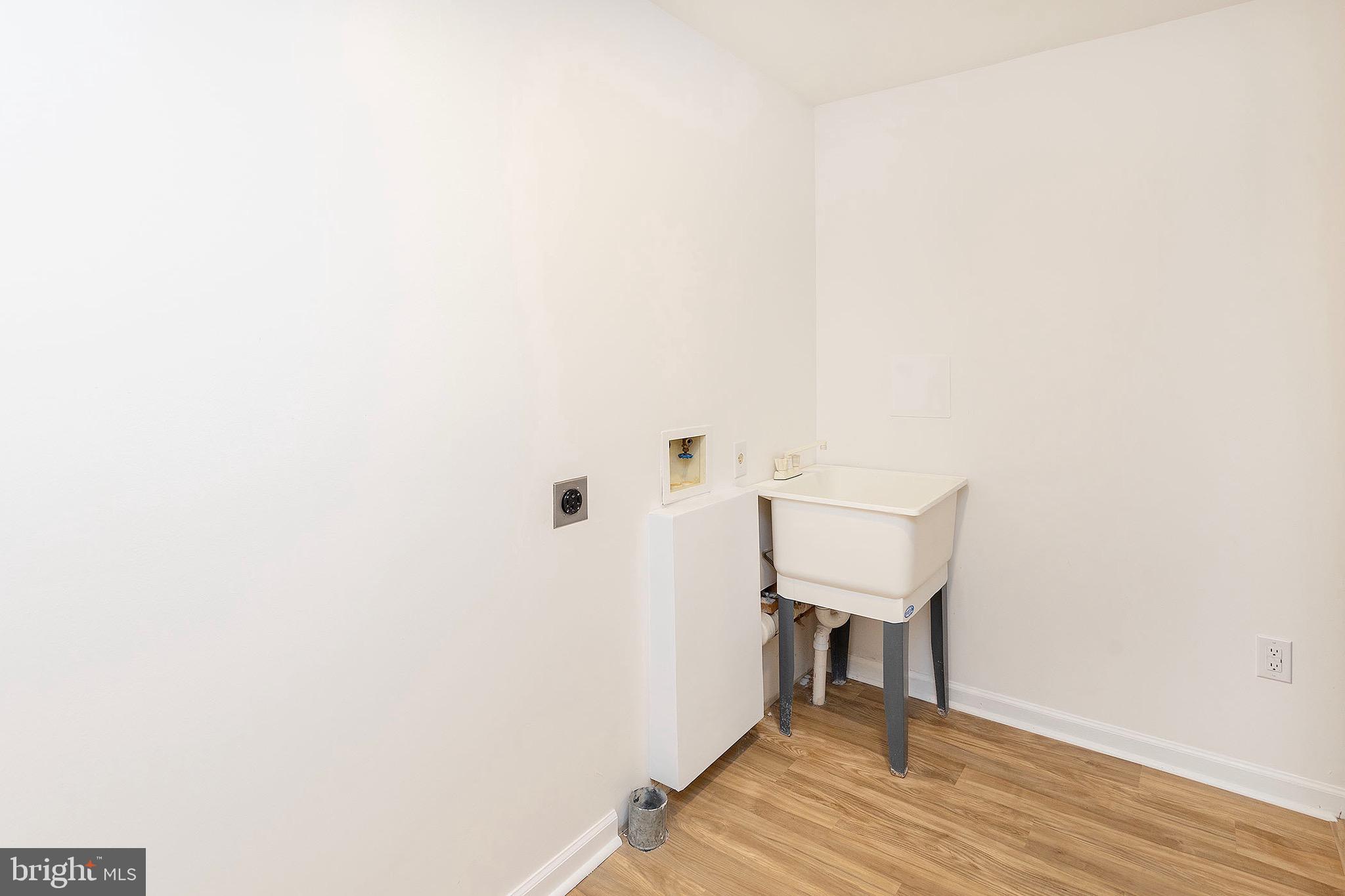 CARLISLE ESTATES - Residential