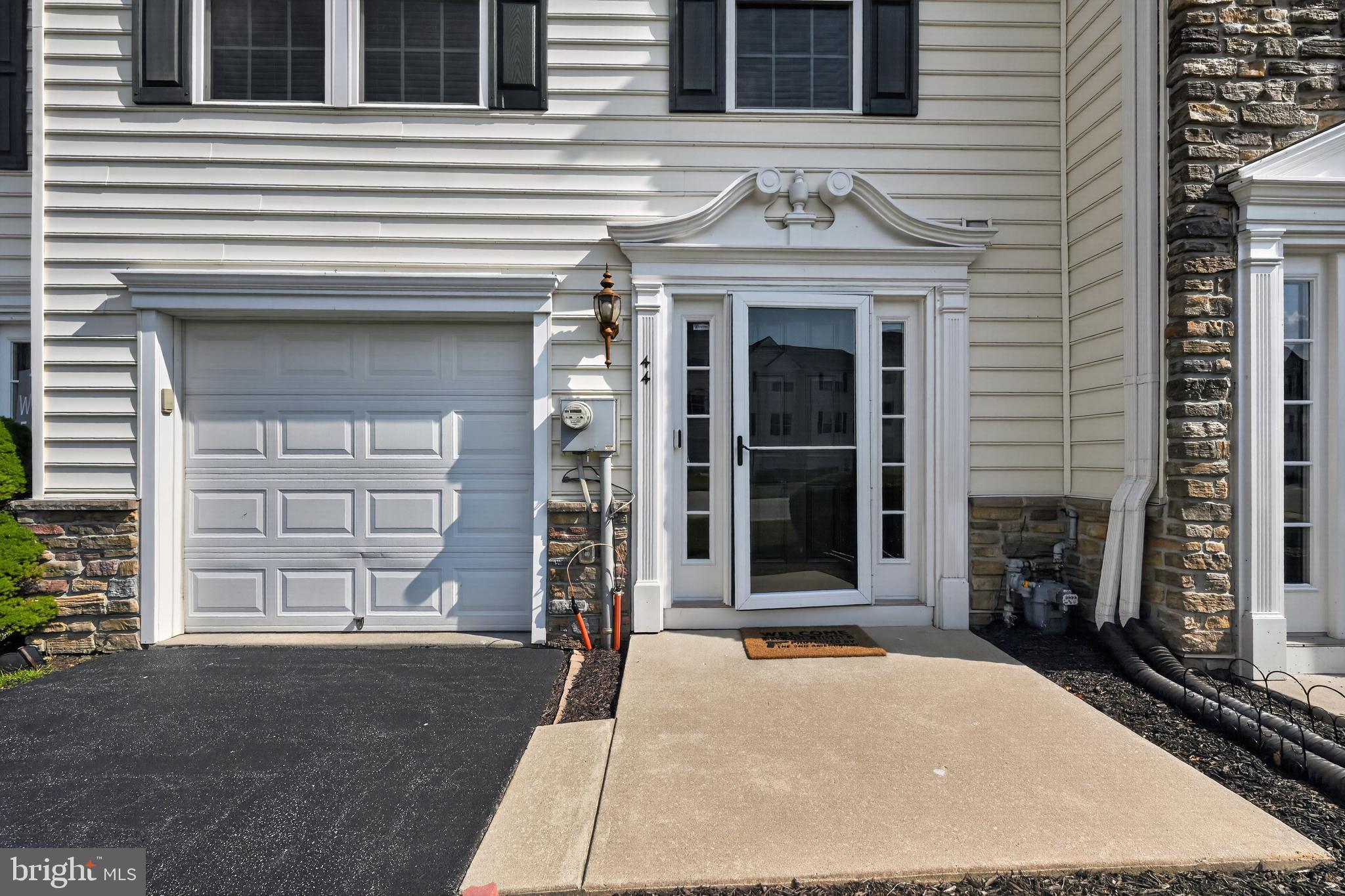 44 TUXFORD LANE 44