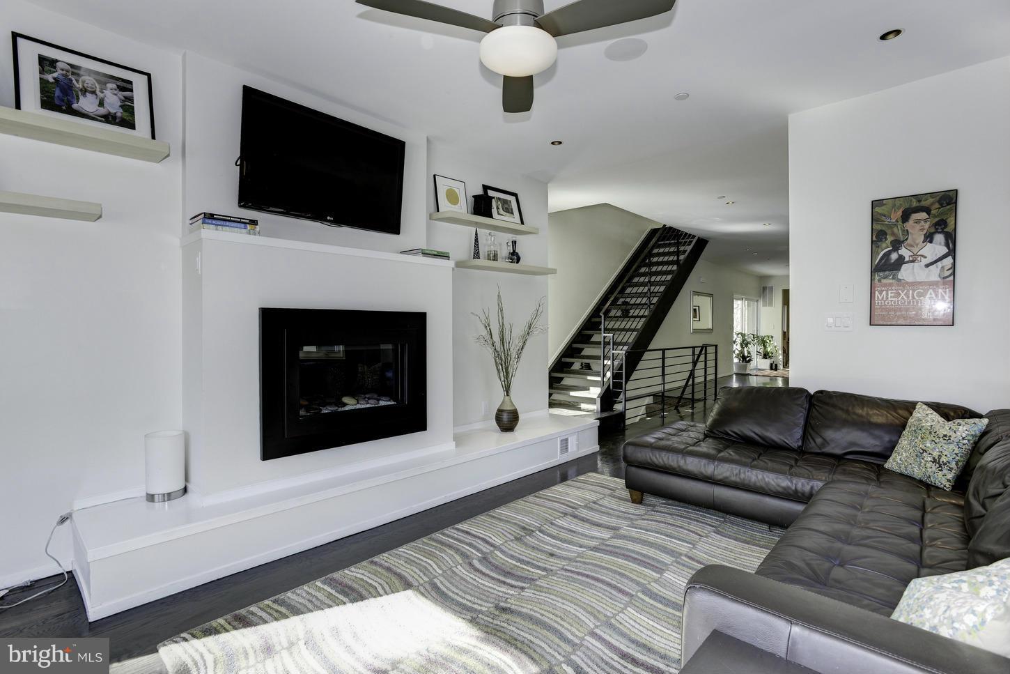 CHEVY CHASE - Residential