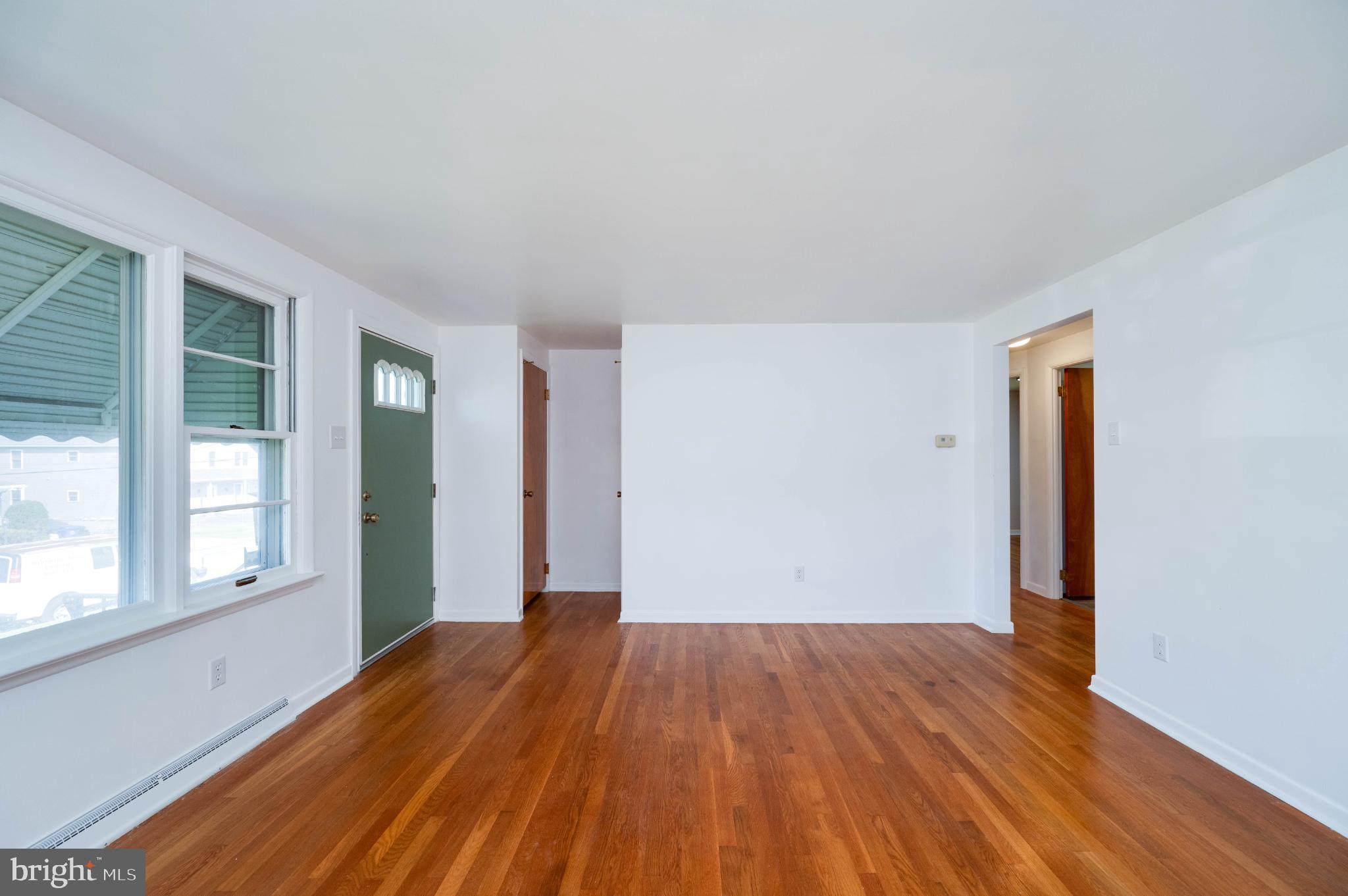 MONTROSE MANOR - Residential