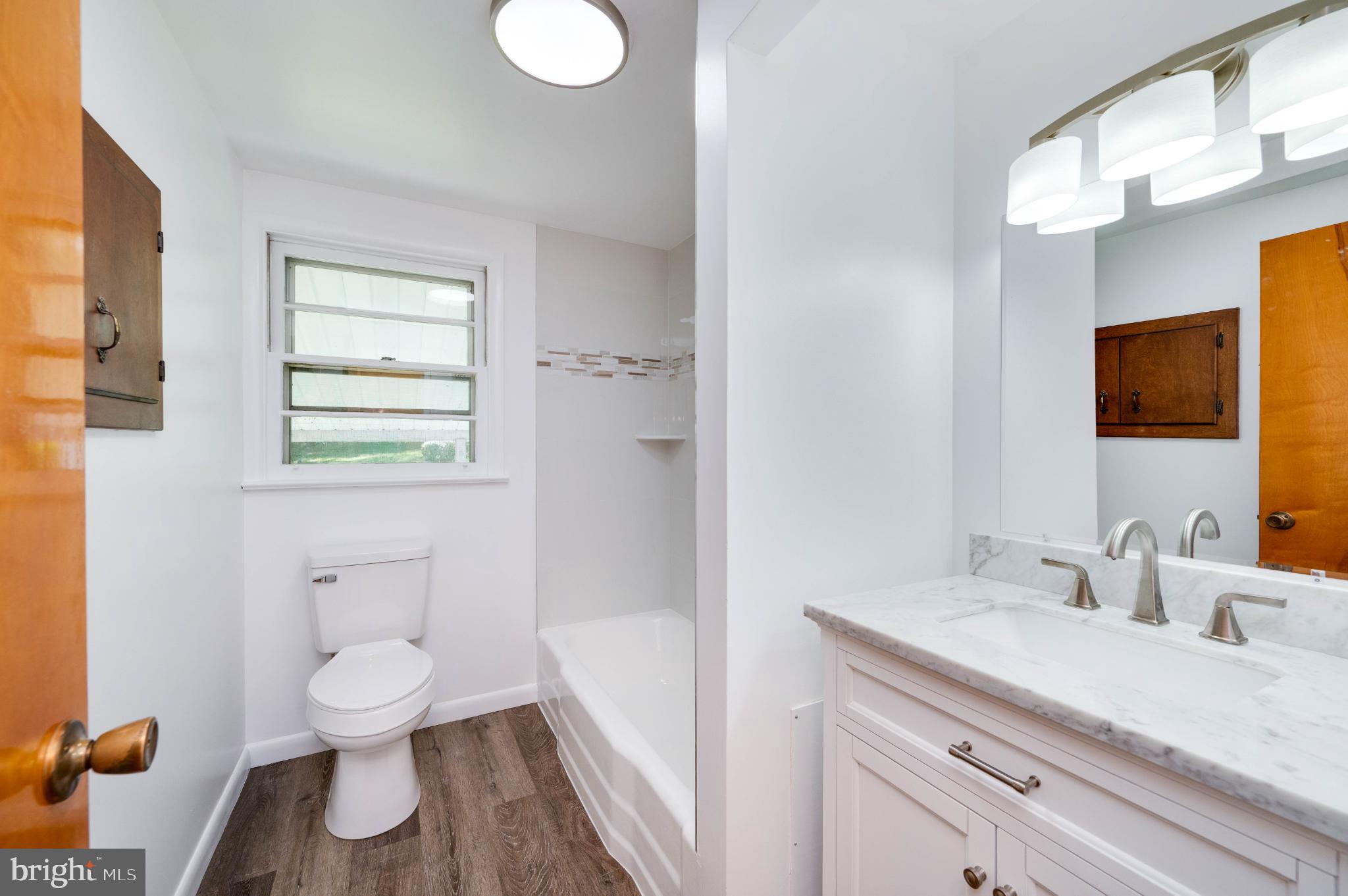 MONTROSE MANOR - Residential