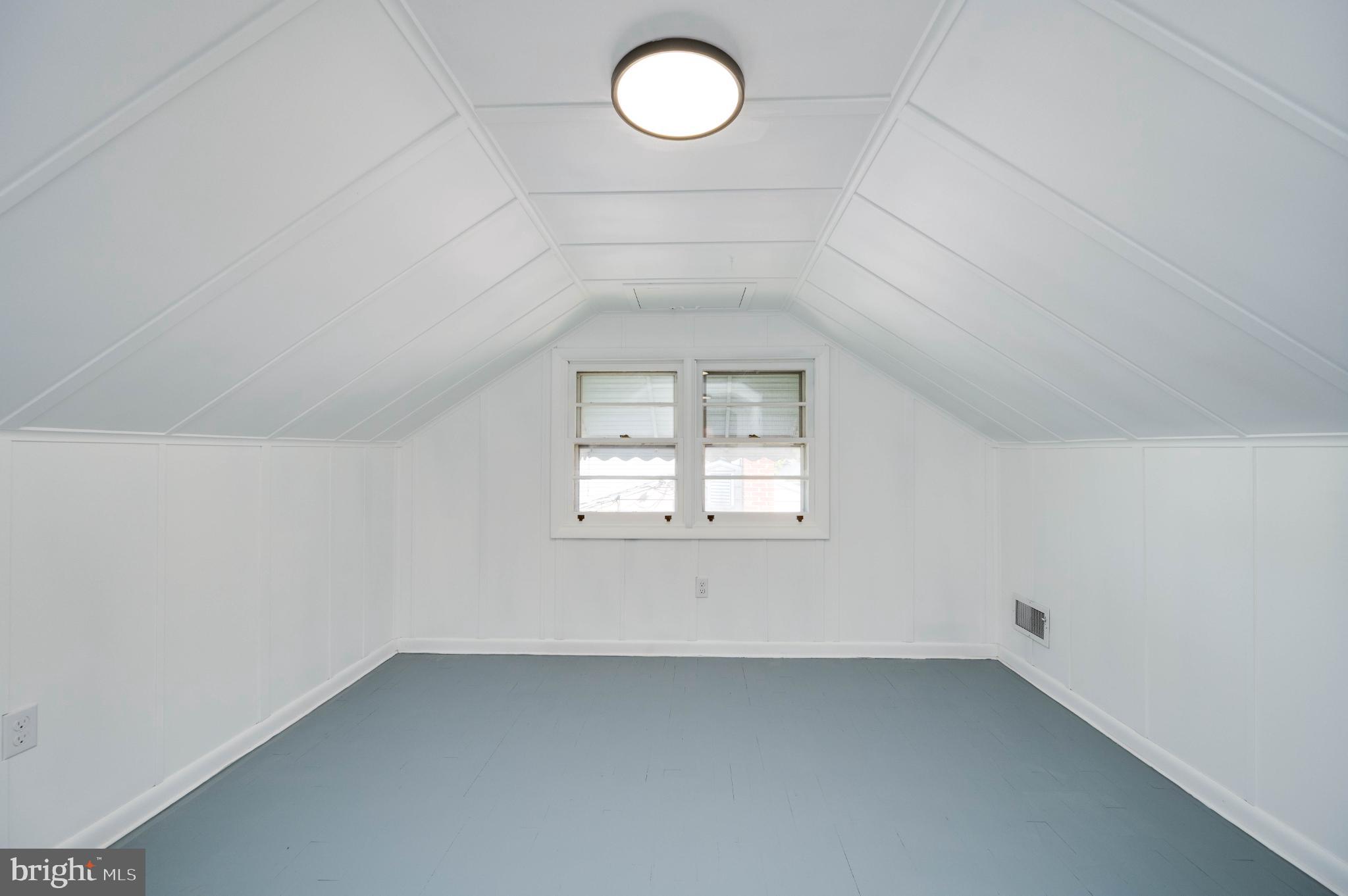 MONTROSE MANOR - Residential