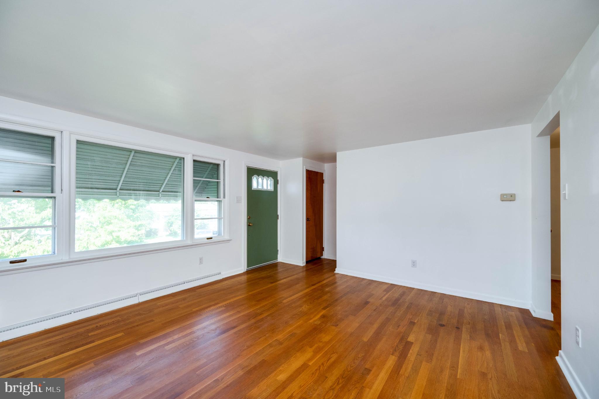 MONTROSE MANOR - Residential