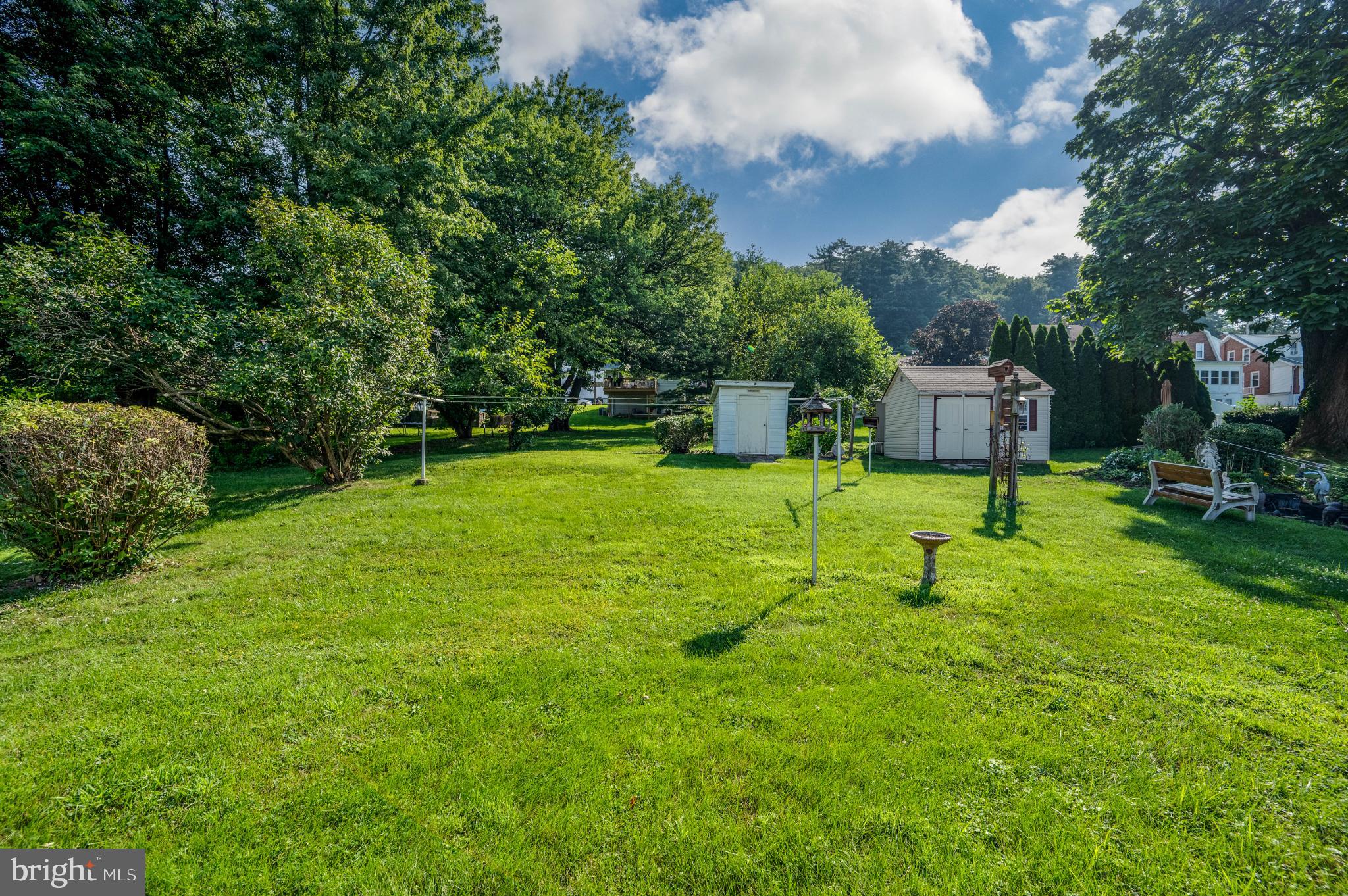 MONTROSE MANOR - Residential