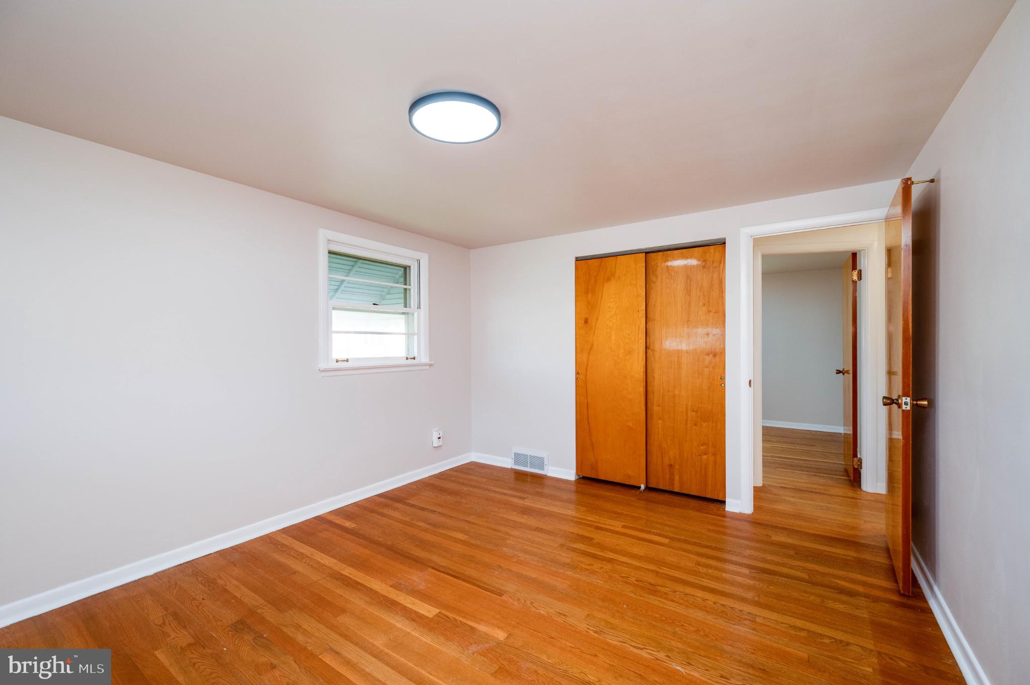 MONTROSE MANOR - Residential