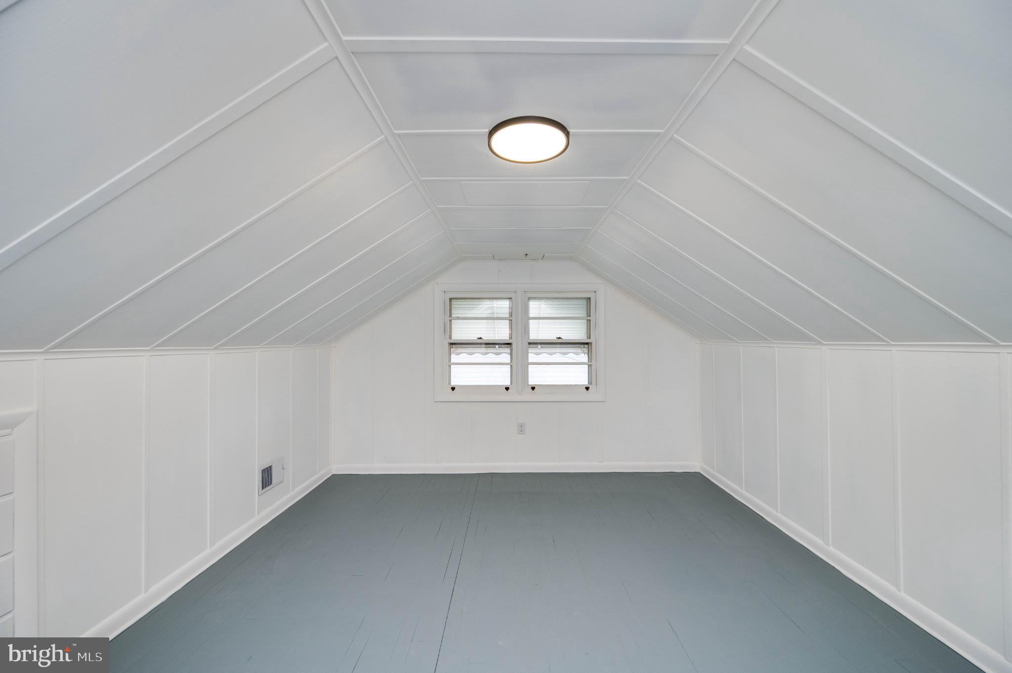 MONTROSE MANOR - Residential