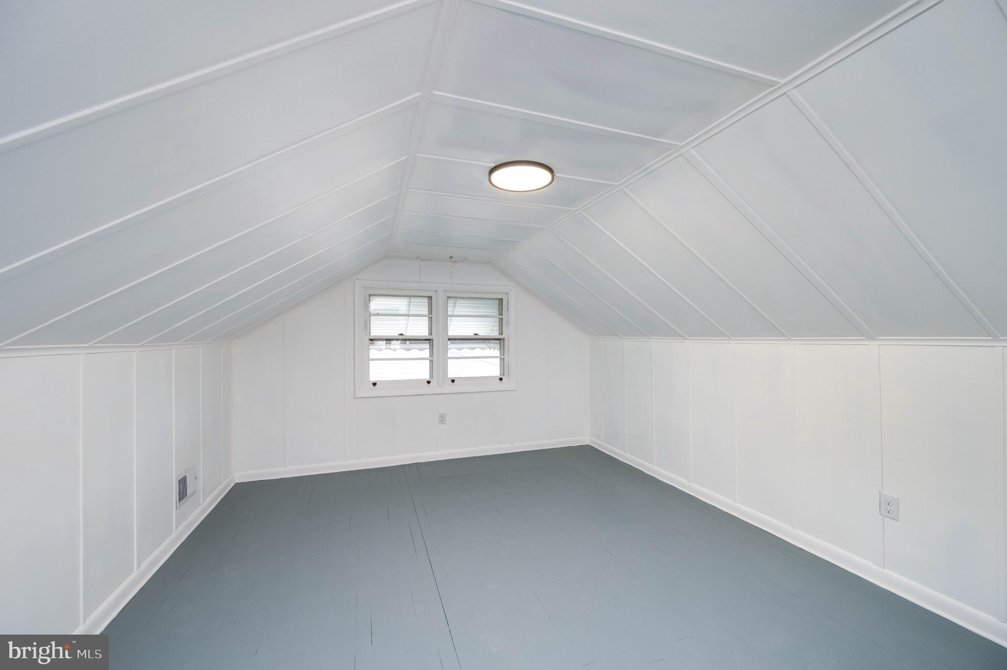 MONTROSE MANOR - Residential