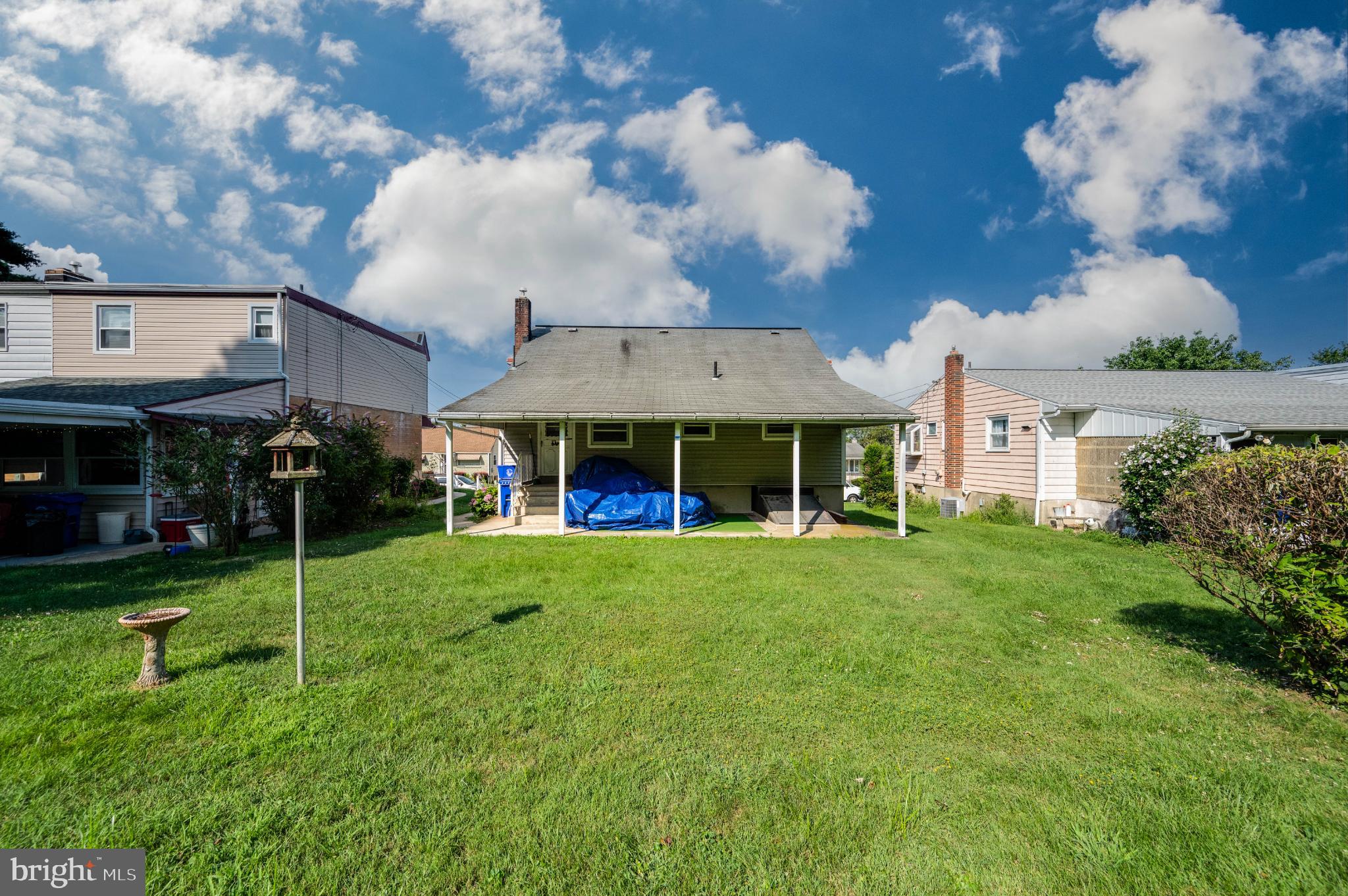 MONTROSE MANOR - Residential