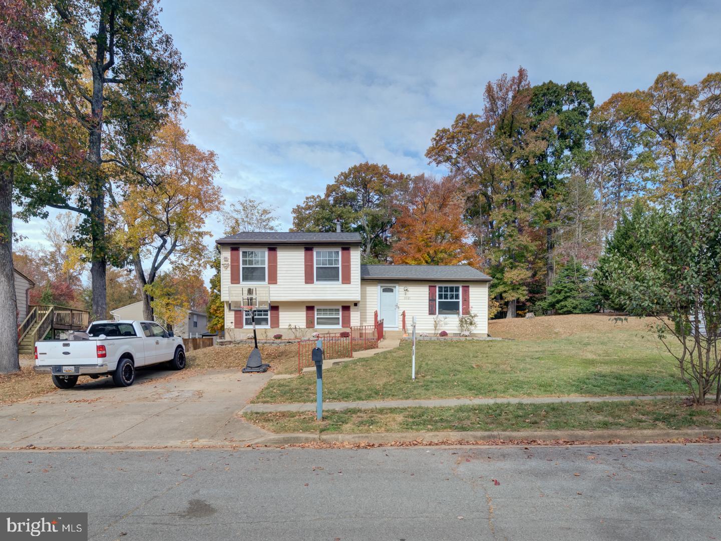 9321 LINHURST DRIVE