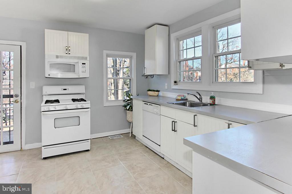 NAUCK GREEN VALLEY - Residential Lease