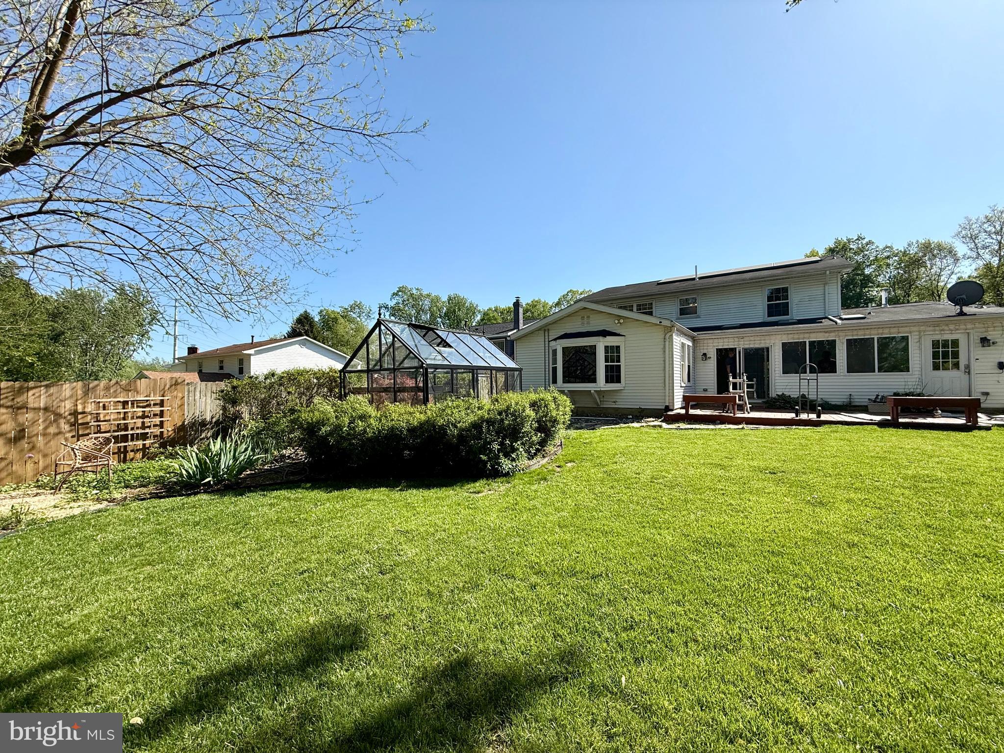 FOUR SEASONS ESTATES - Residential Lease