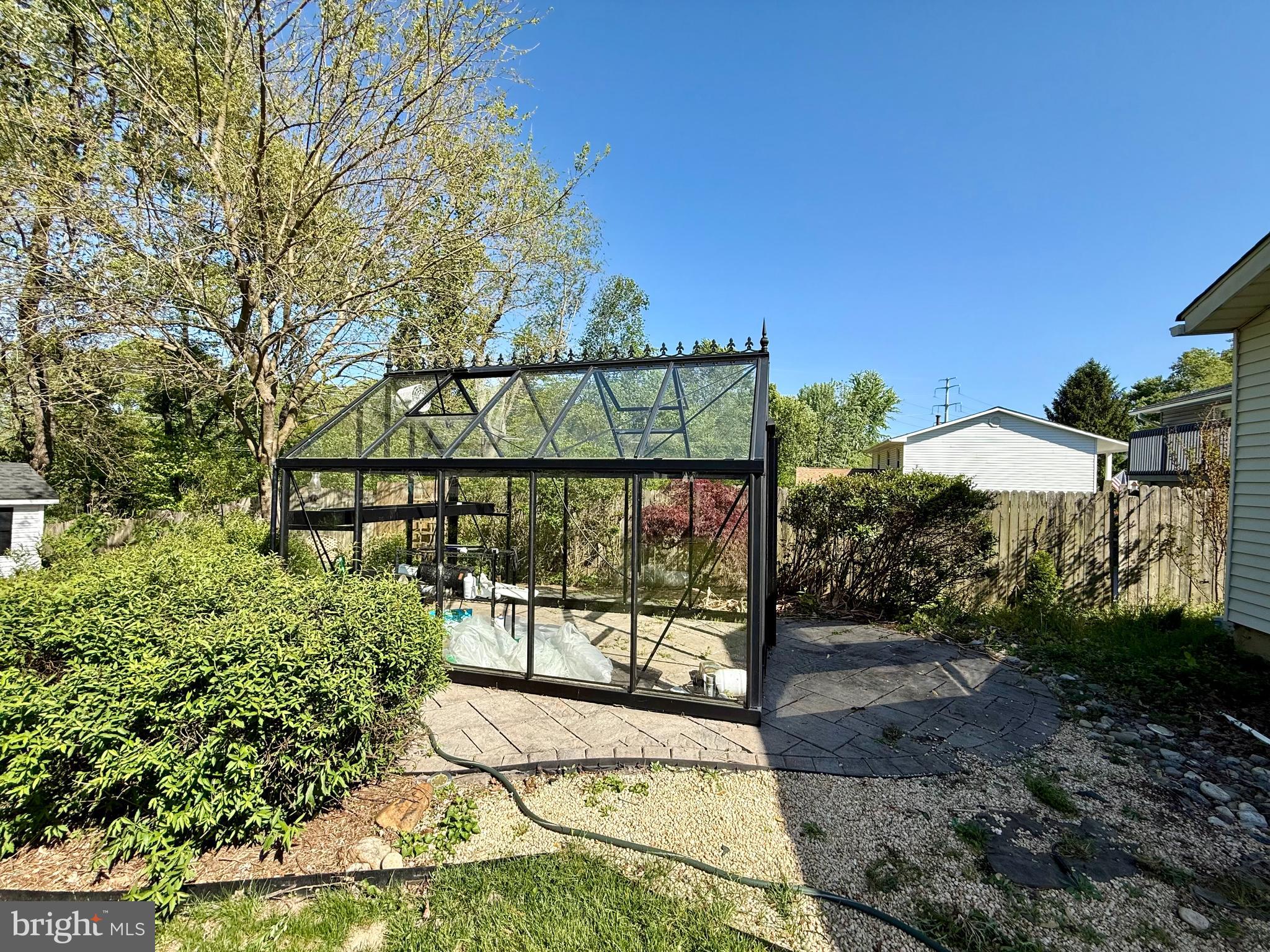 FOUR SEASONS ESTATES - Residential Lease