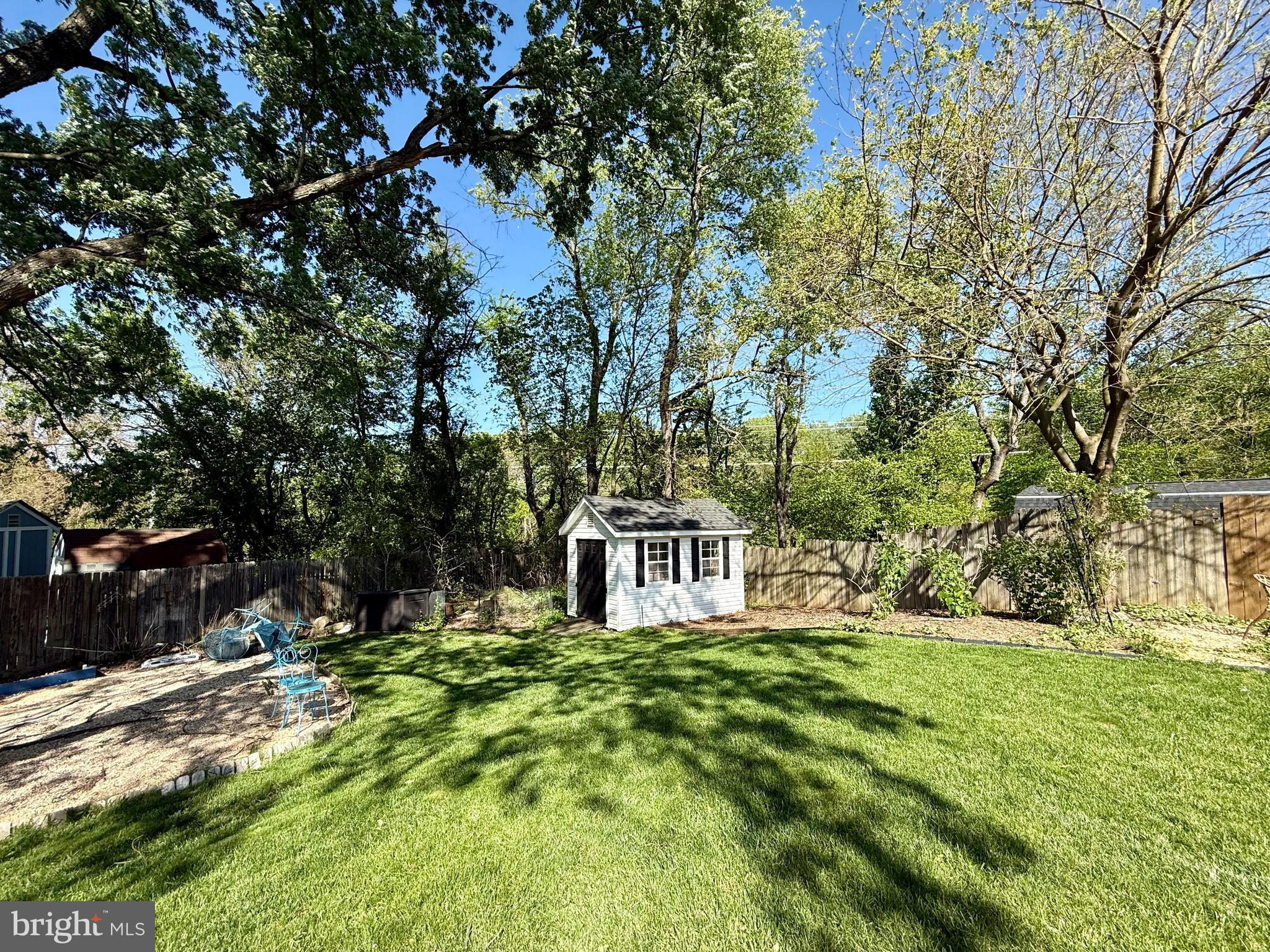 FOUR SEASONS ESTATES - Residential Lease