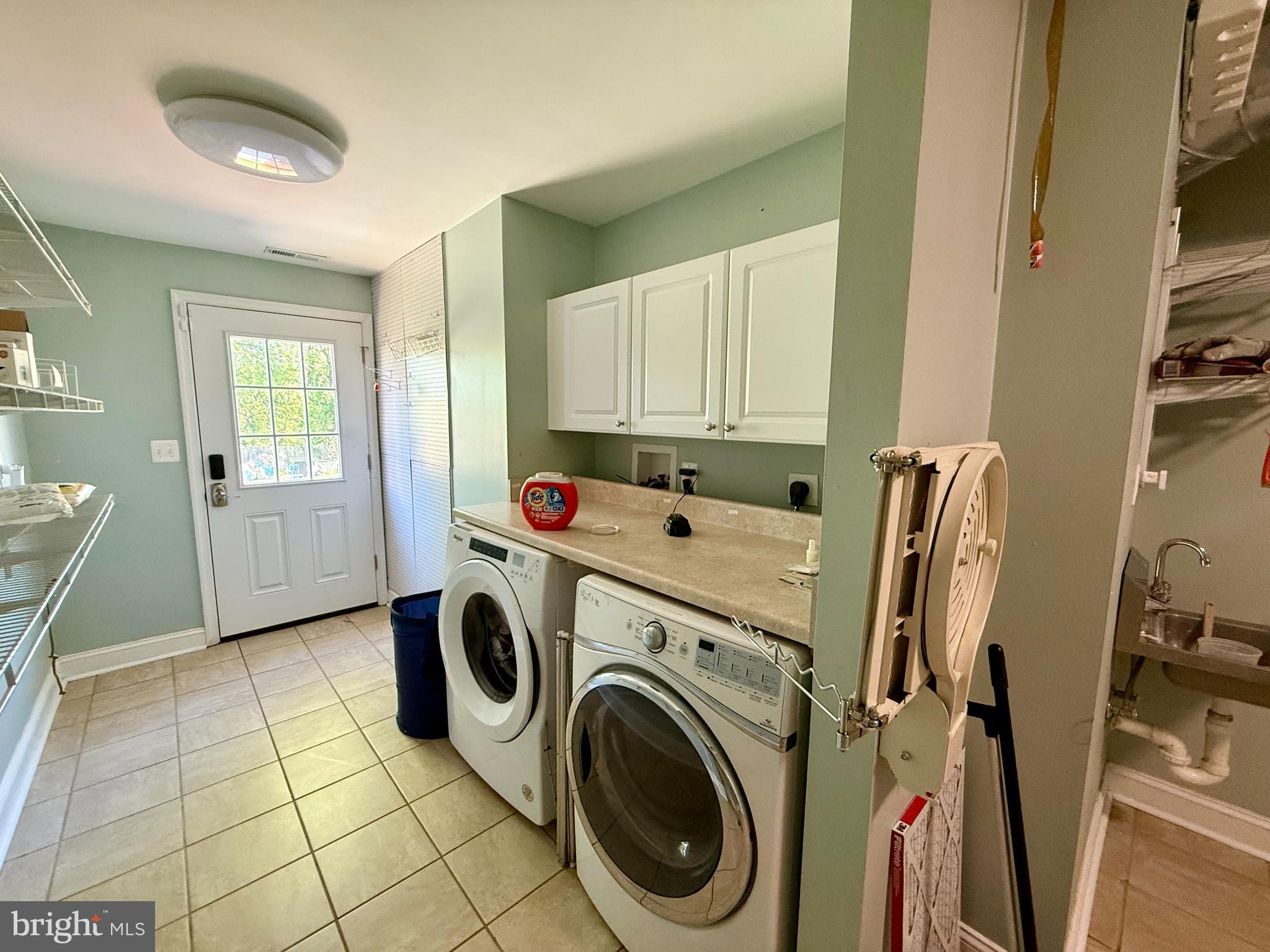 FOUR SEASONS ESTATES - Residential Lease