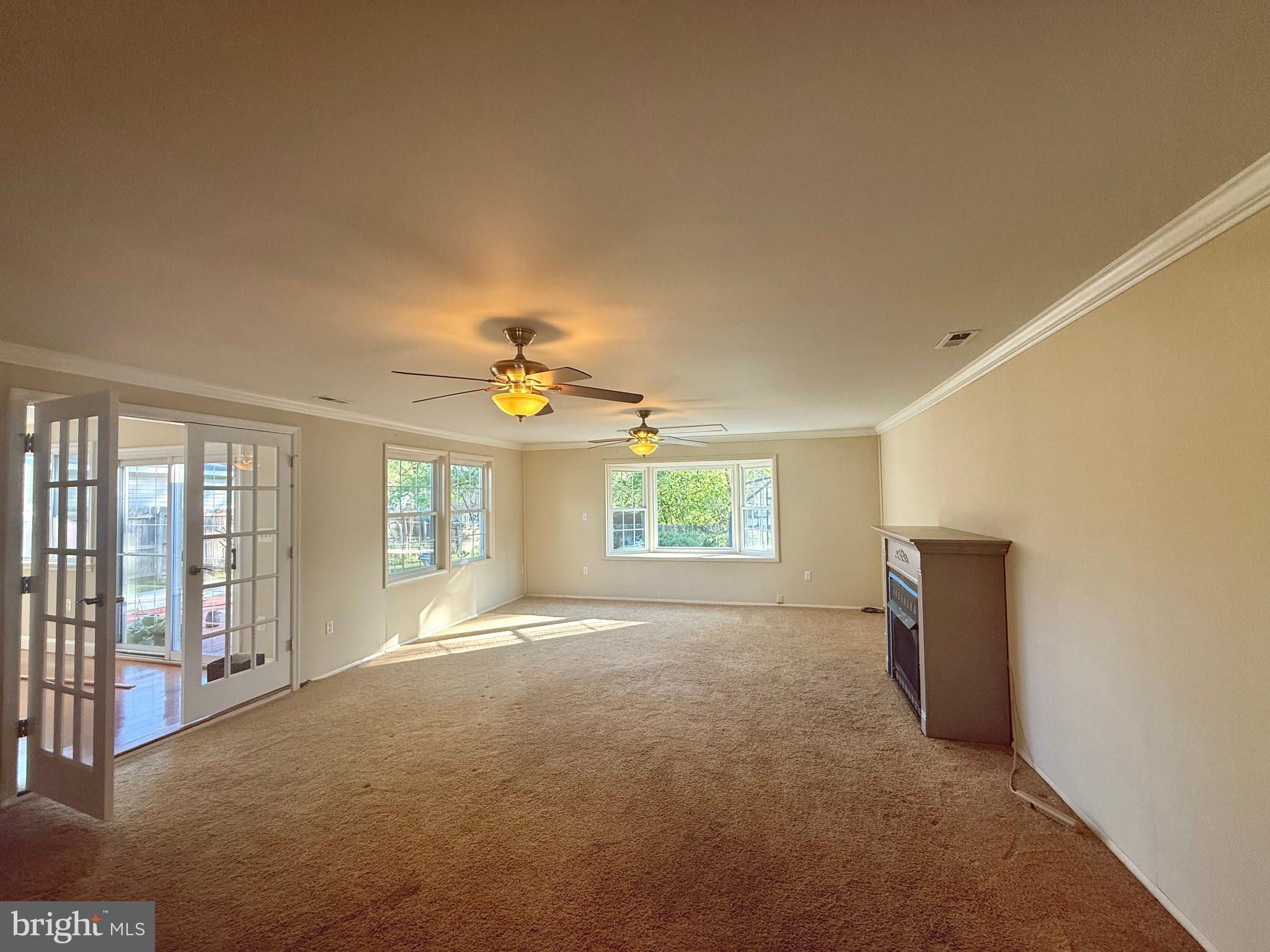 FOUR SEASONS ESTATES - Residential Lease