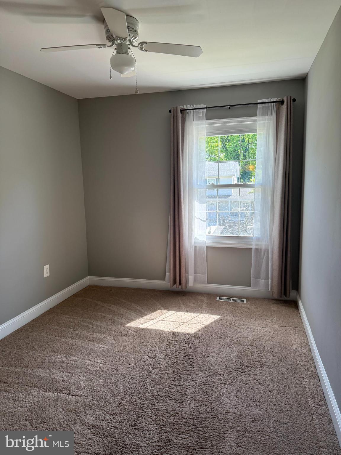 FOUR SEASONS ESTATES - Residential Lease