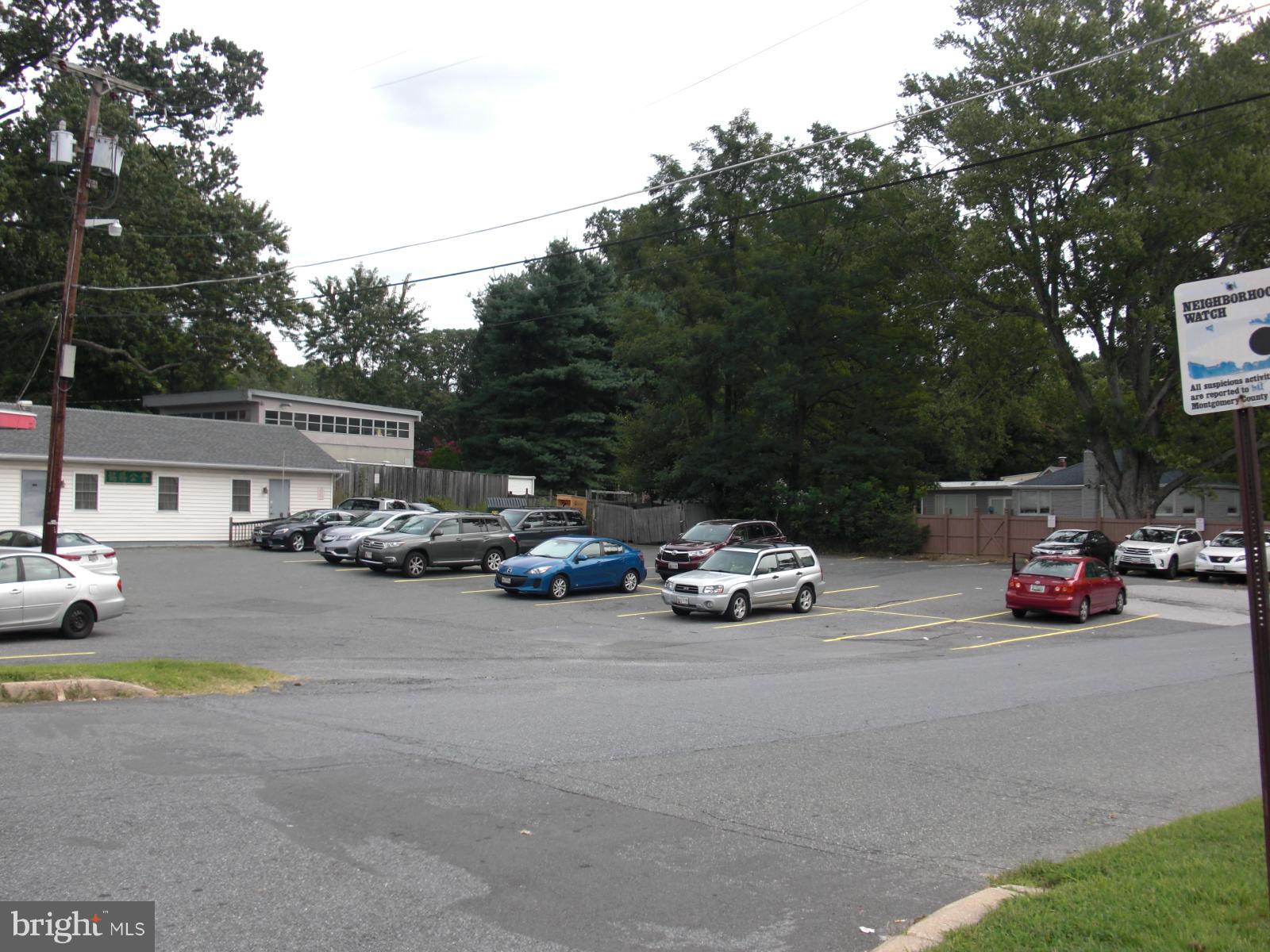 HOLLYWOOD PARK - Commercial Lease