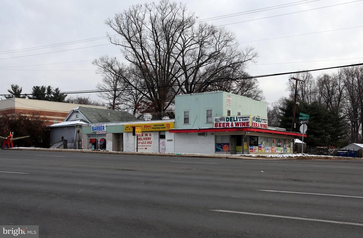 HOLLYWOOD PARK - Commercial Lease