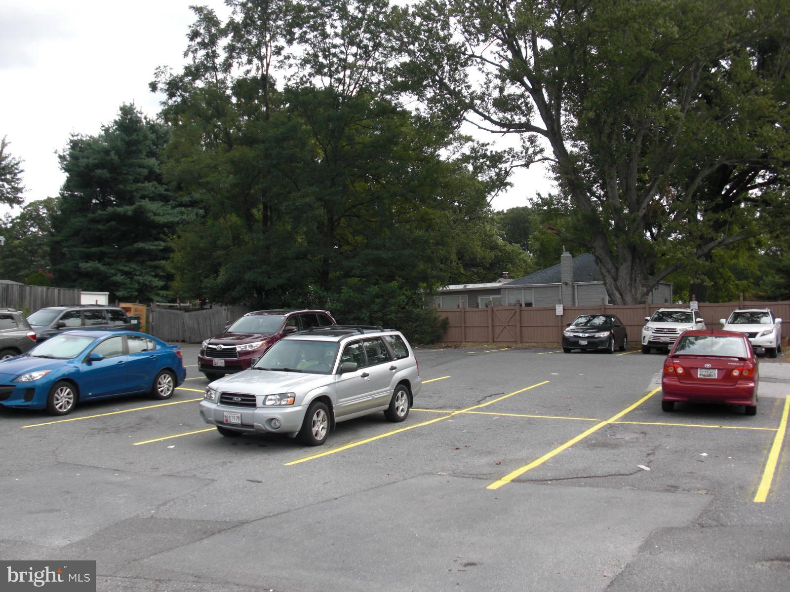 HOLLYWOOD PARK - Commercial Lease