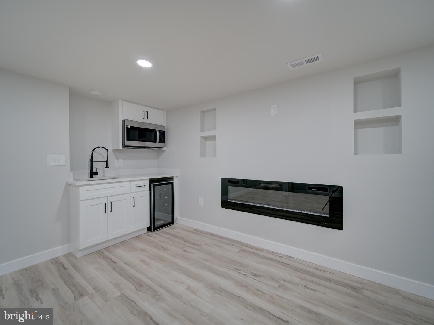 RITCHIE MANOR - Residential