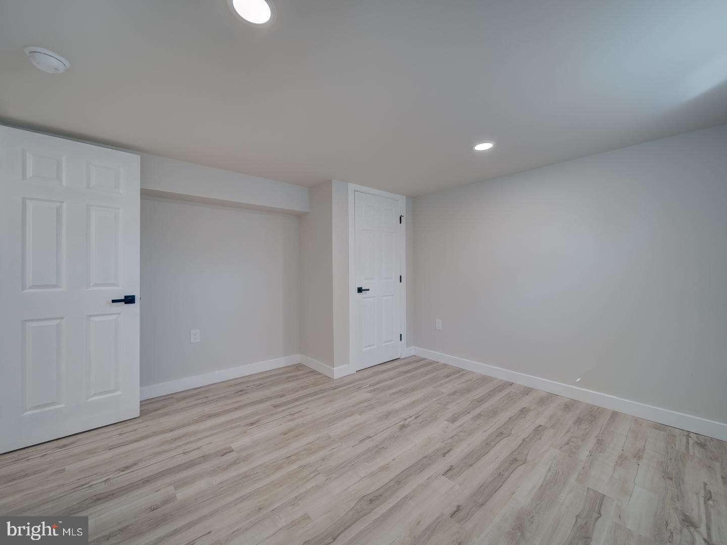 RITCHIE MANOR - Residential