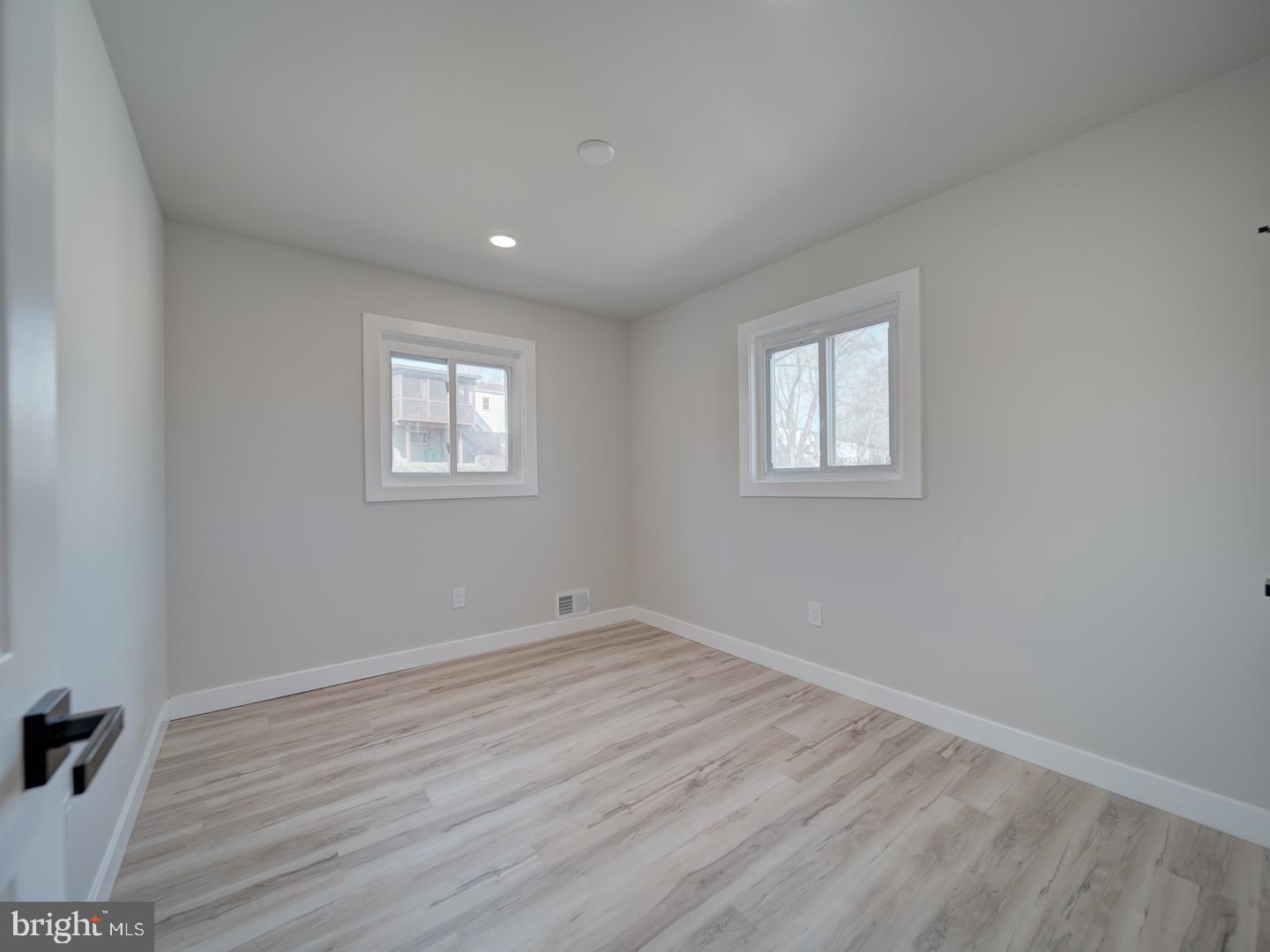 RITCHIE MANOR - Residential