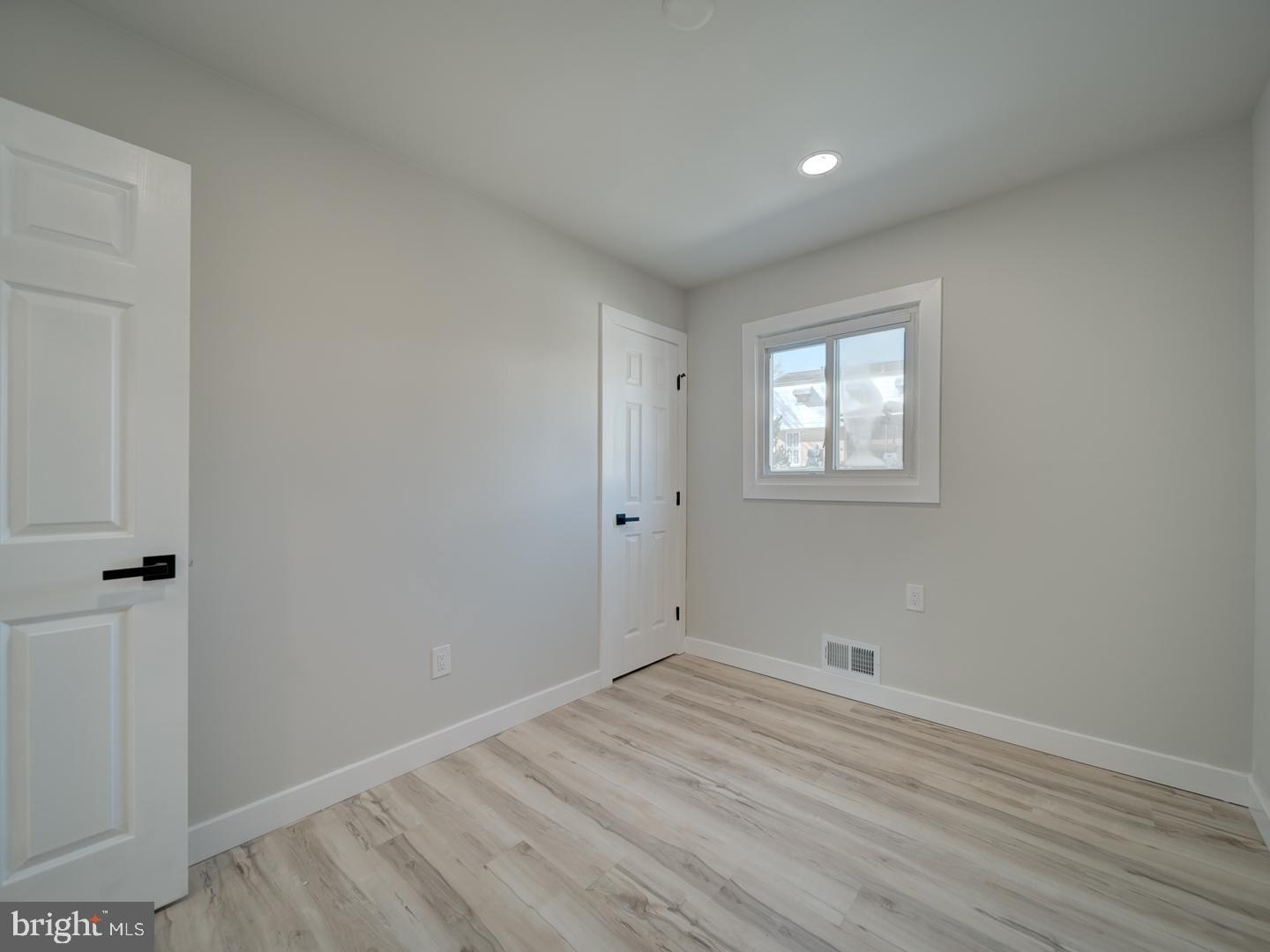 RITCHIE MANOR - Residential