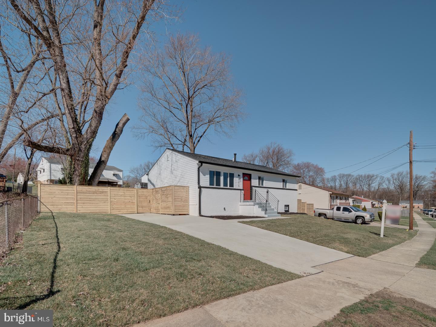 RITCHIE MANOR - Residential