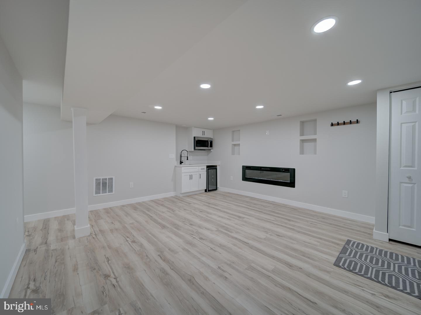 RITCHIE MANOR - Residential