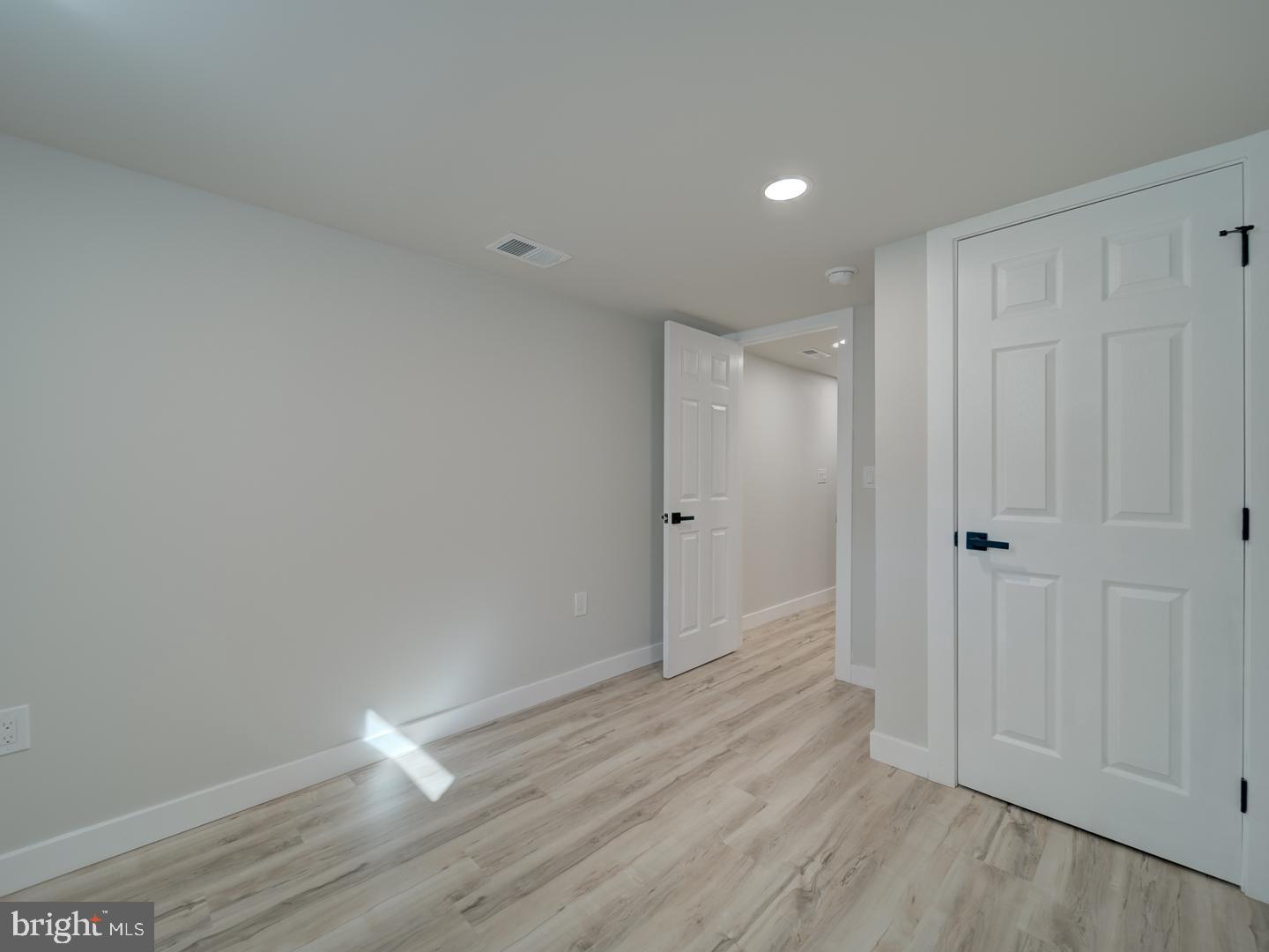 RITCHIE MANOR - Residential