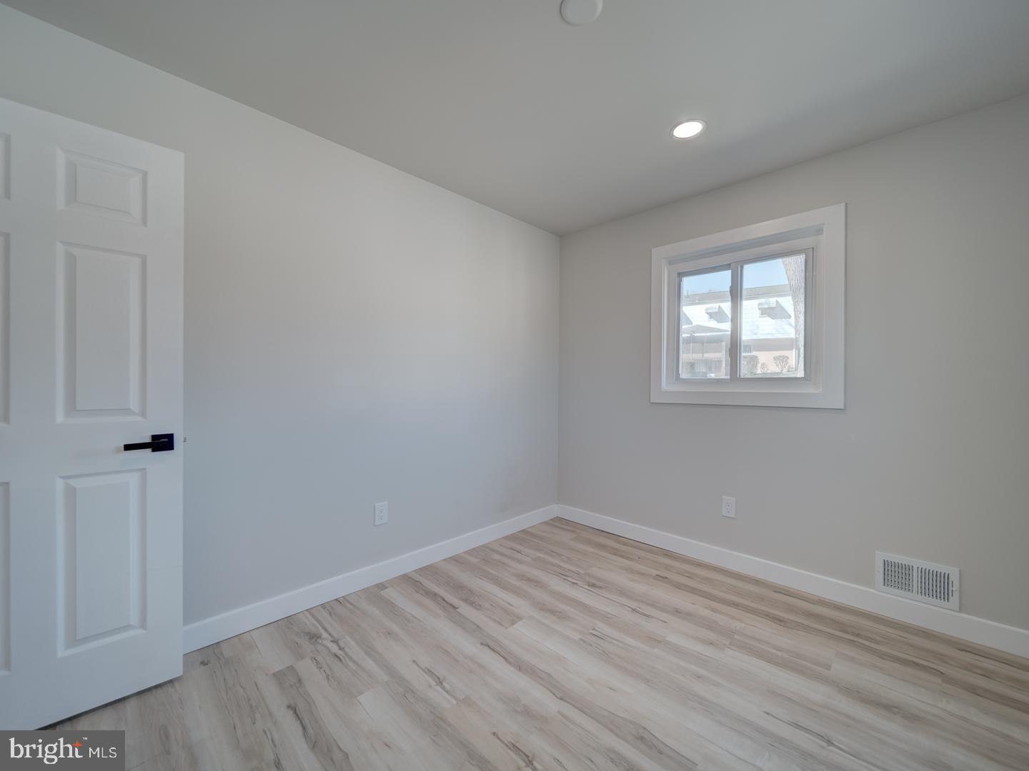 RITCHIE MANOR - Residential