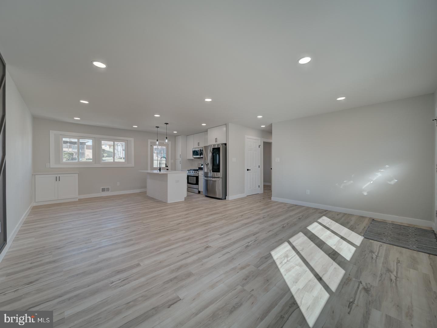 RITCHIE MANOR - Residential