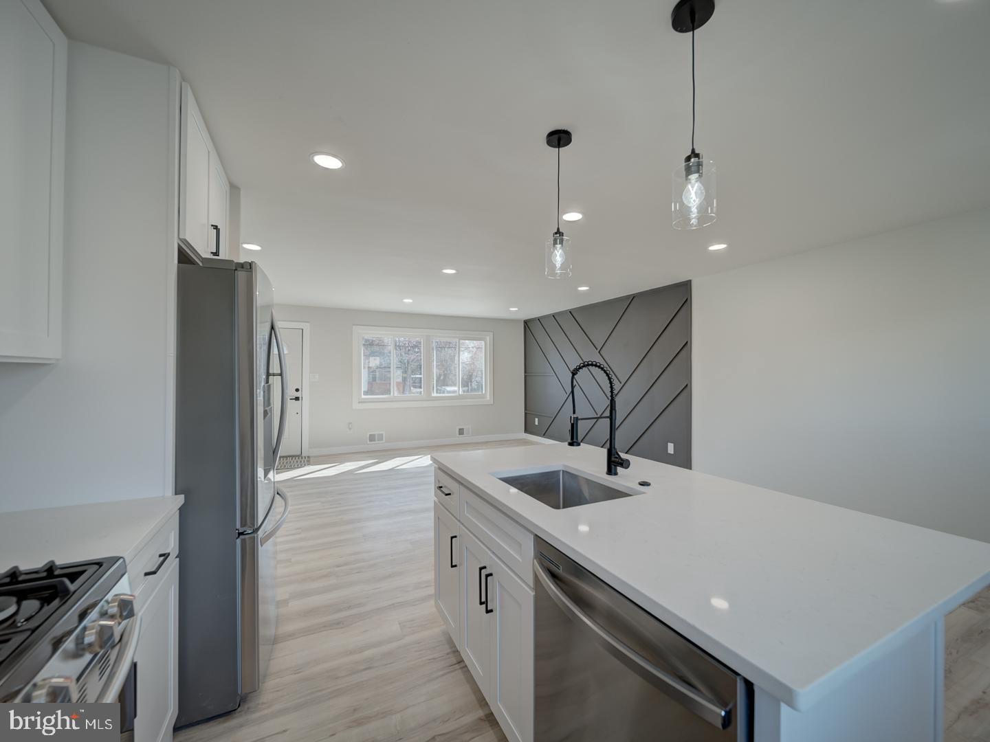 RITCHIE MANOR - Residential