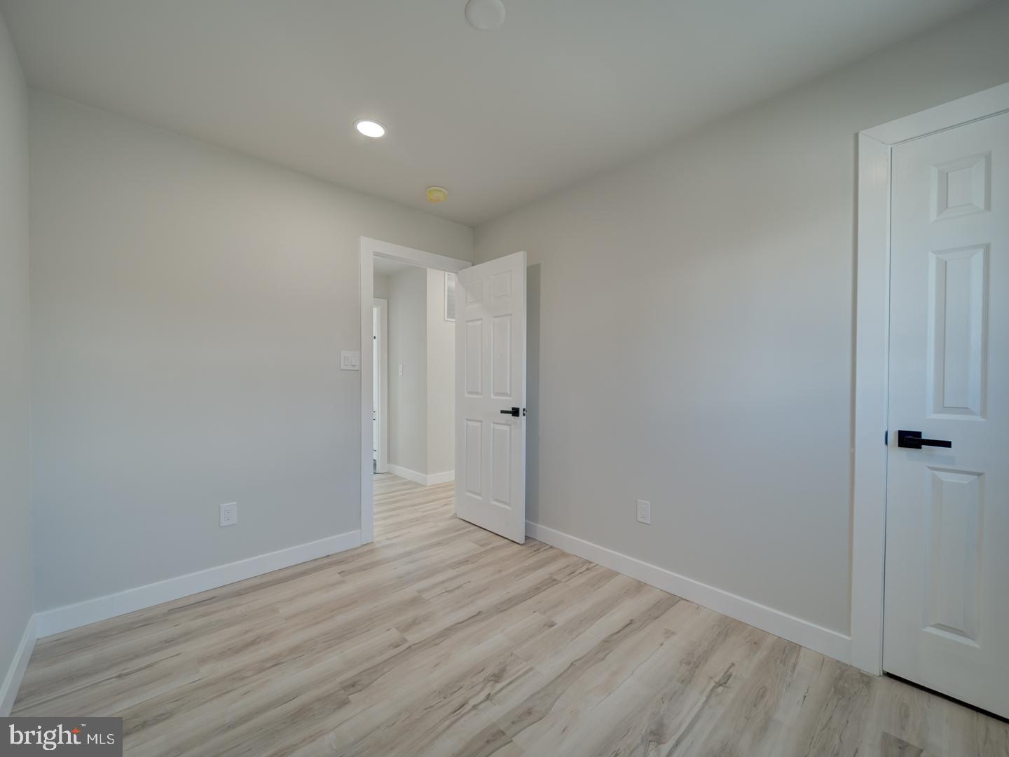 RITCHIE MANOR - Residential