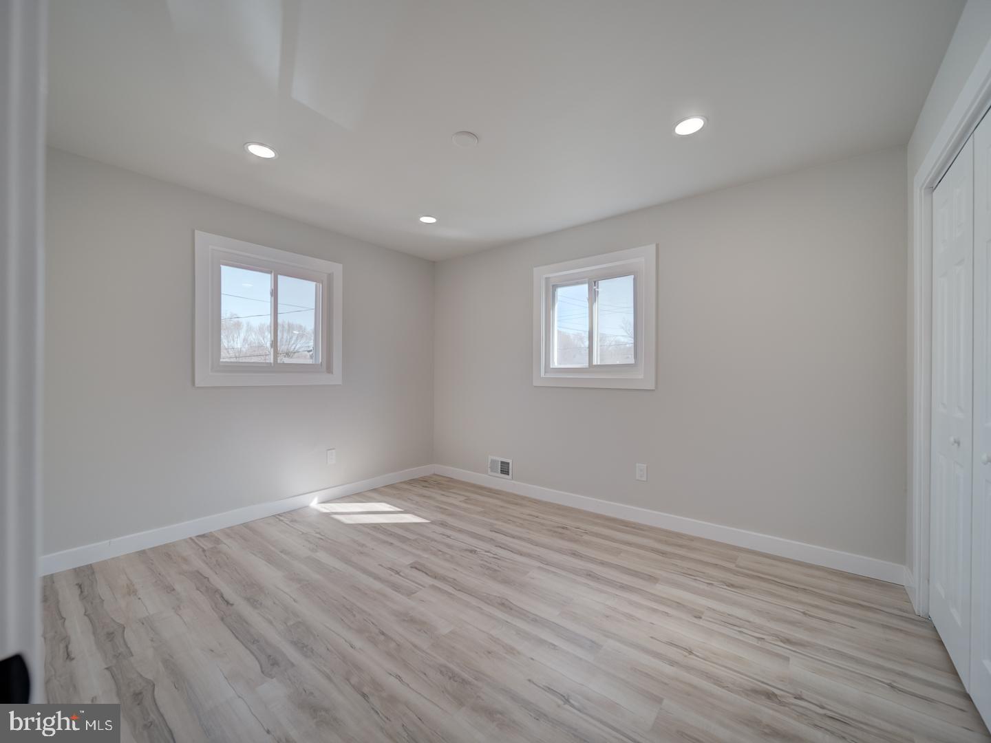 RITCHIE MANOR - Residential