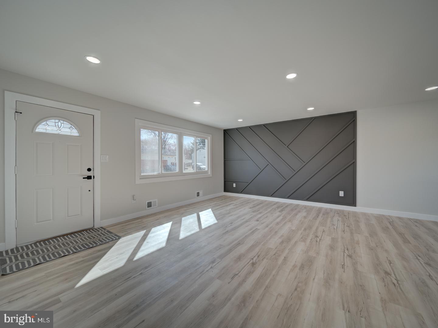 RITCHIE MANOR - Residential