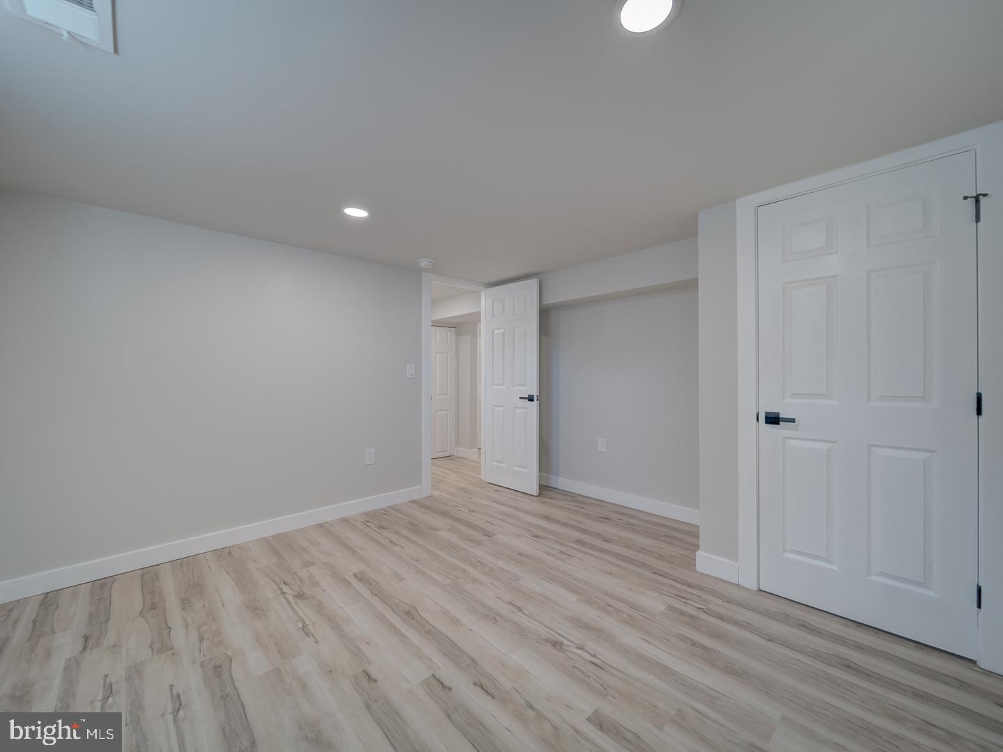 RITCHIE MANOR - Residential