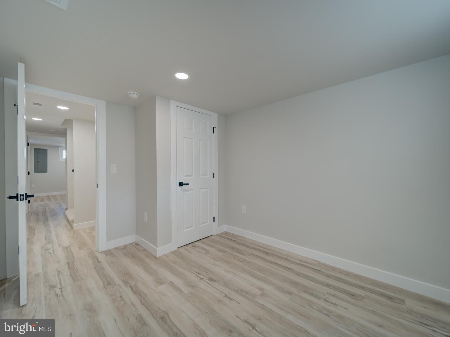 RITCHIE MANOR - Residential