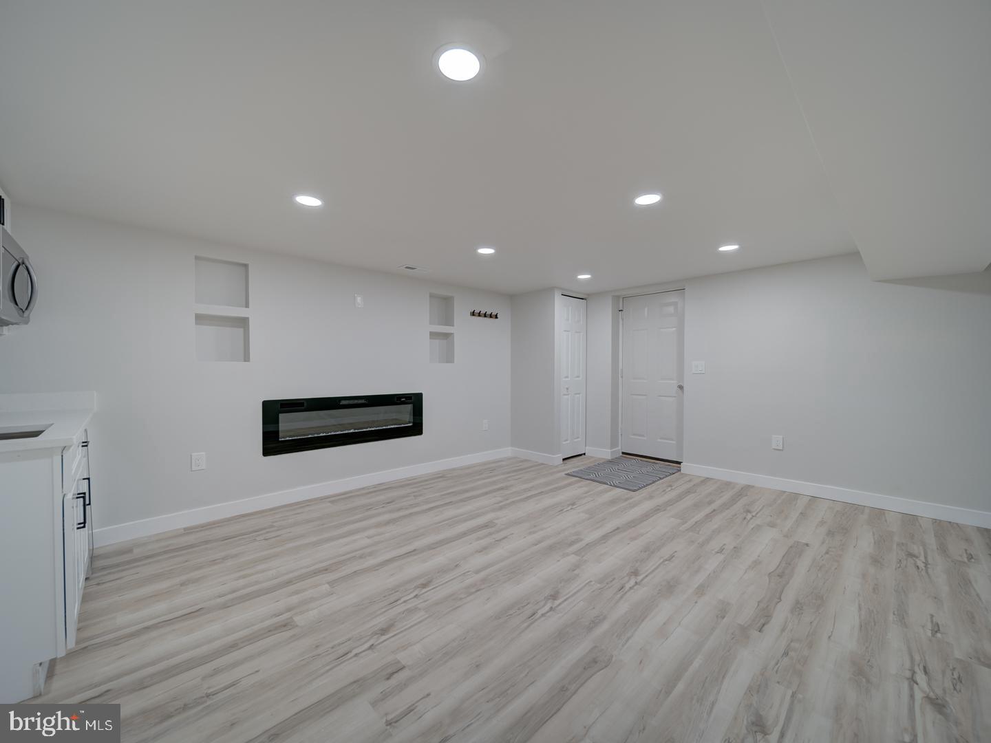 RITCHIE MANOR - Residential