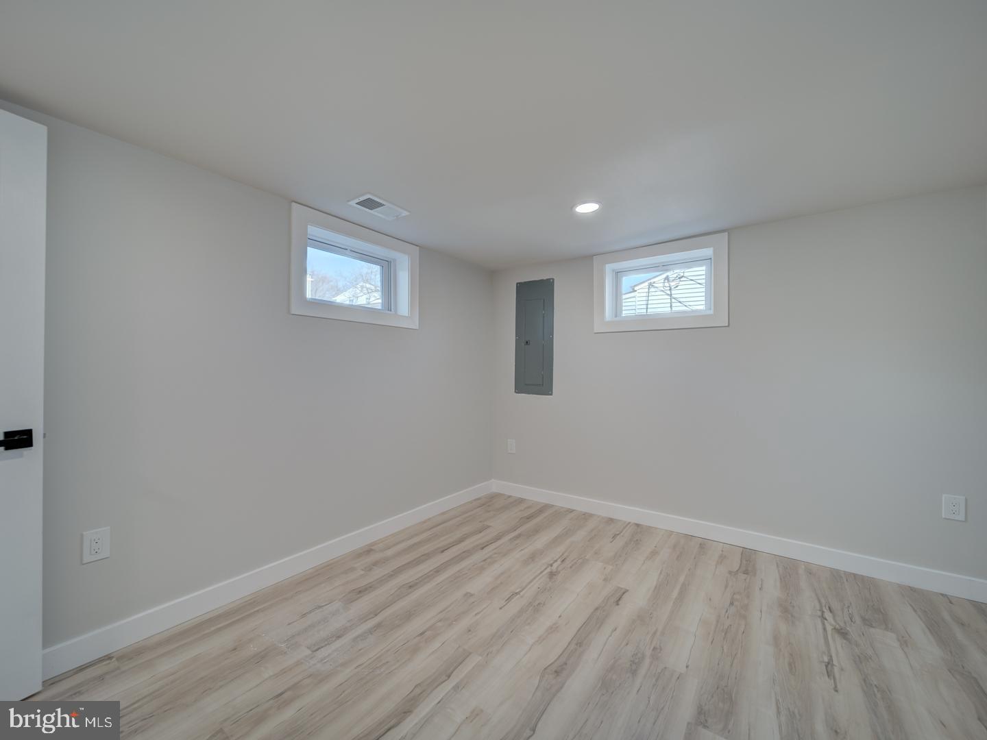 RITCHIE MANOR - Residential