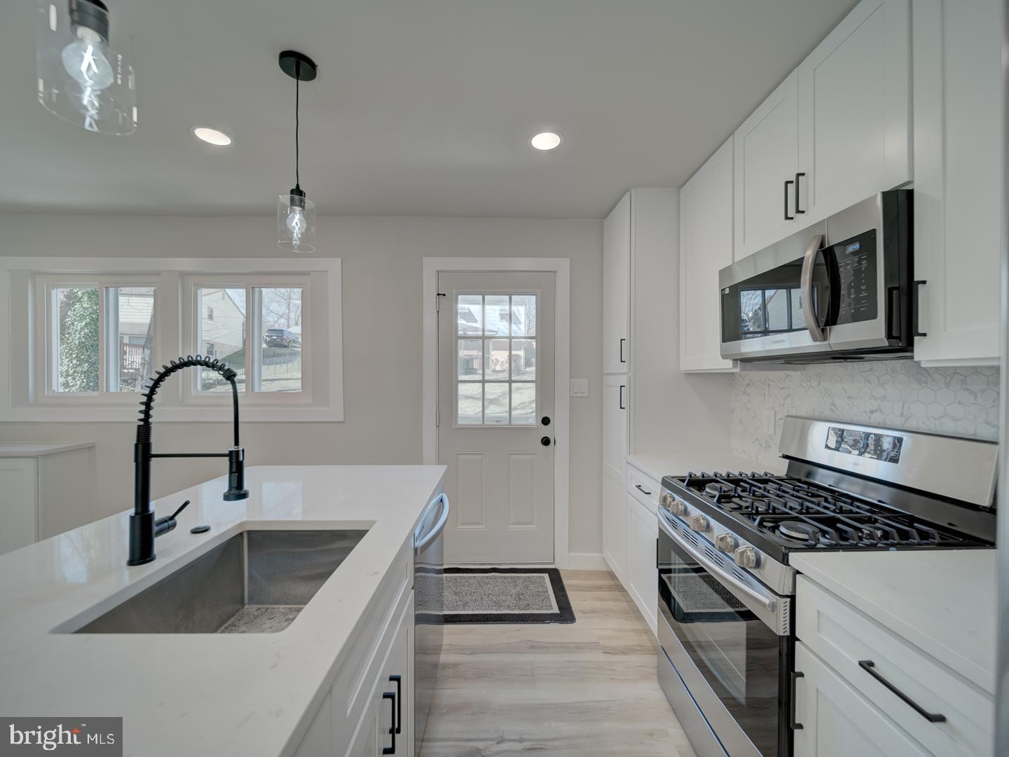 RITCHIE MANOR - Residential