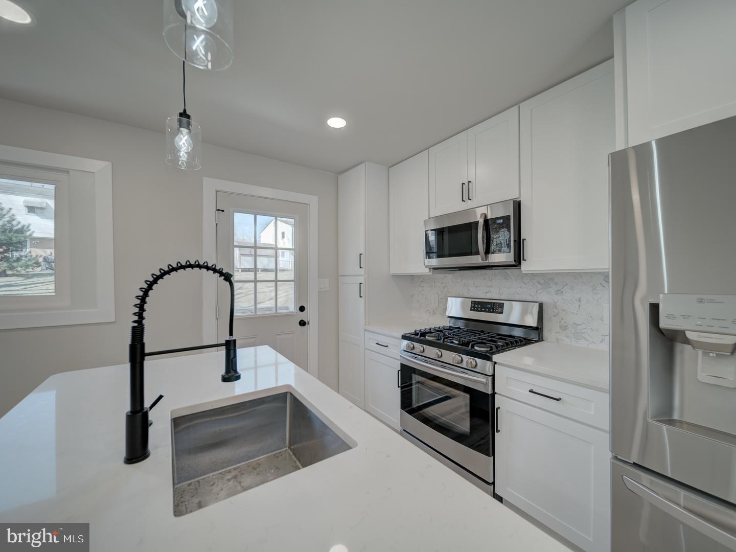 RITCHIE MANOR - Residential