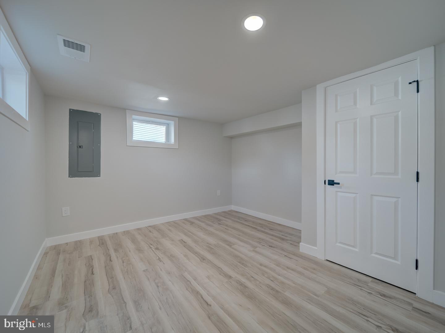 RITCHIE MANOR - Residential