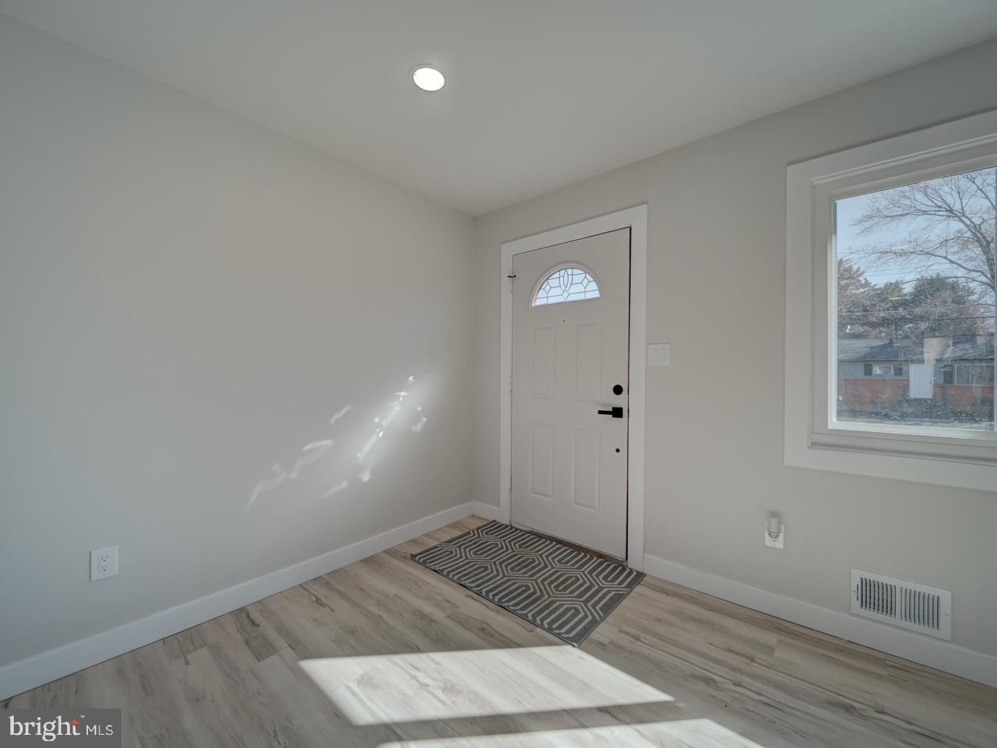 RITCHIE MANOR - Residential