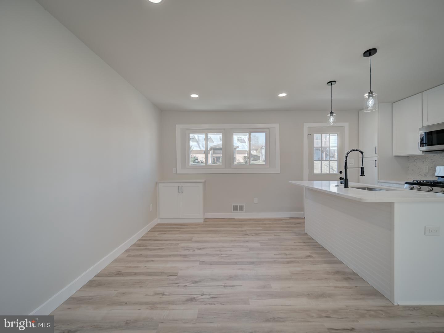 RITCHIE MANOR - Residential