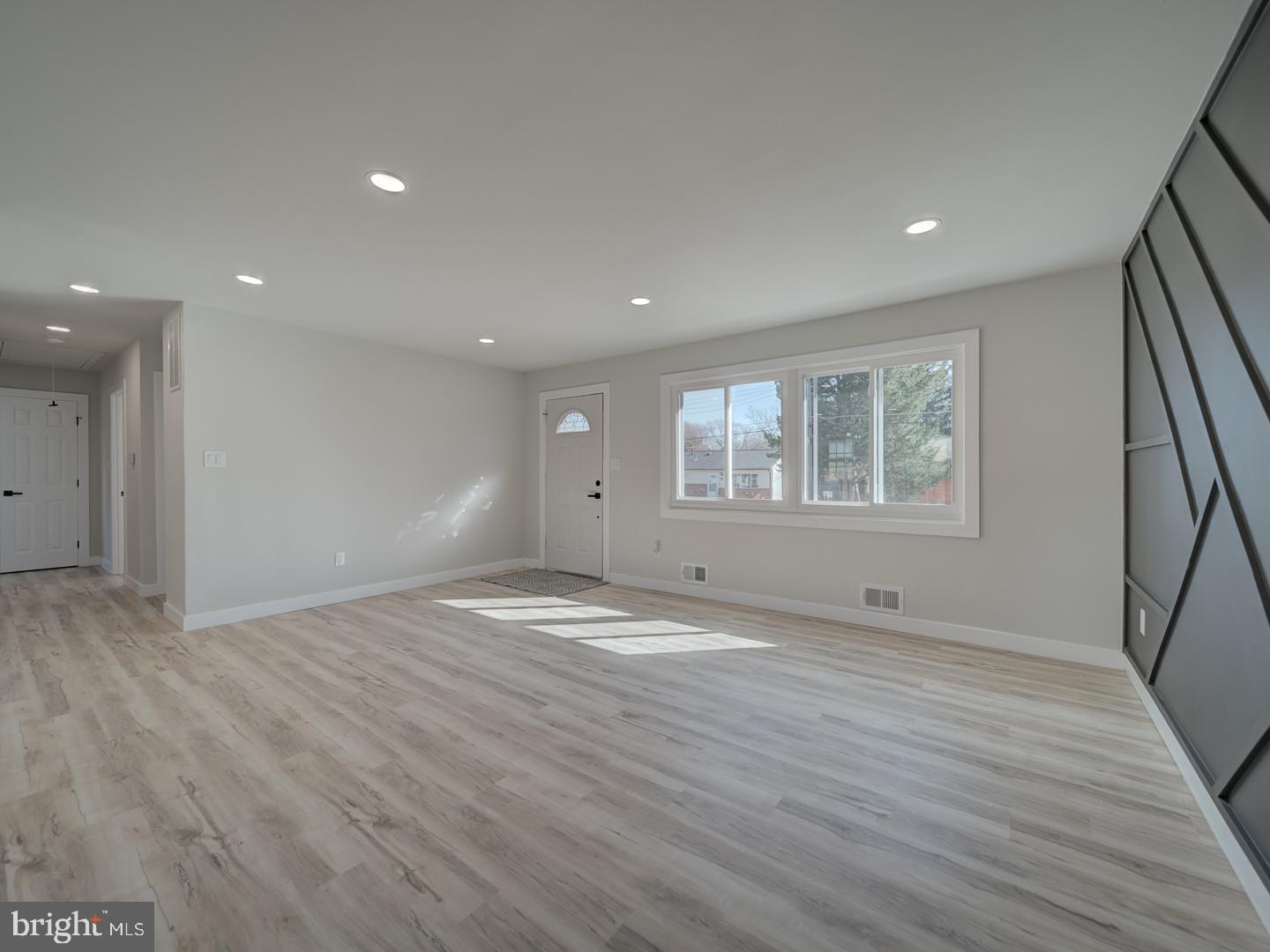 RITCHIE MANOR - Residential