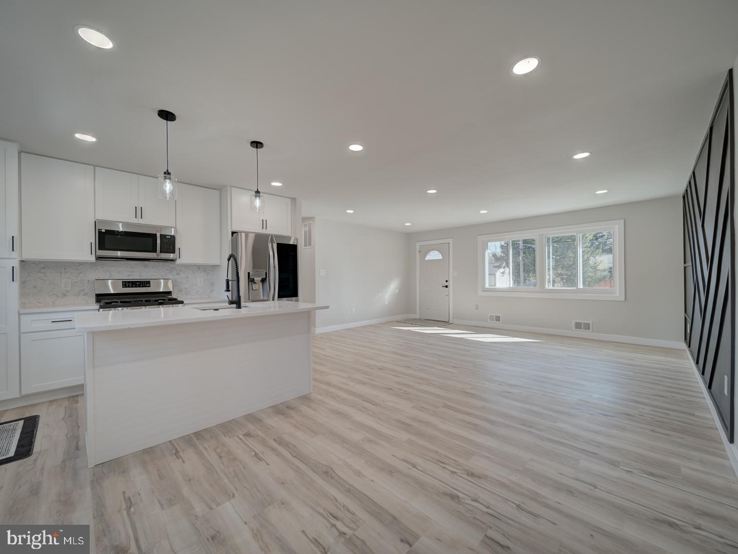 RITCHIE MANOR - Residential